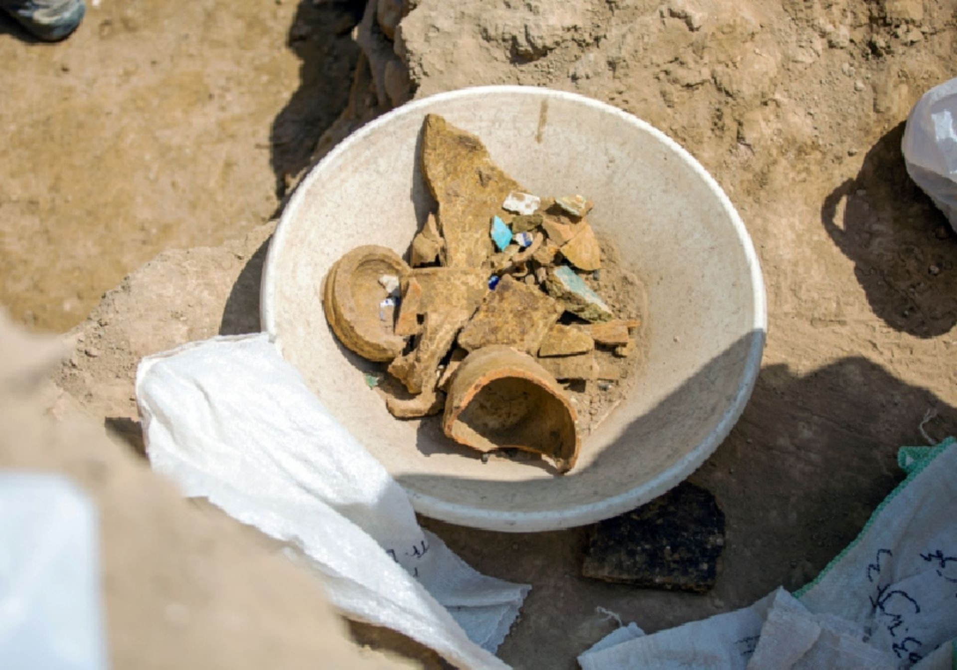 کشف اشیای تاریخی ۲ هزار و ۸۰۰ ساله در فریدونکنار