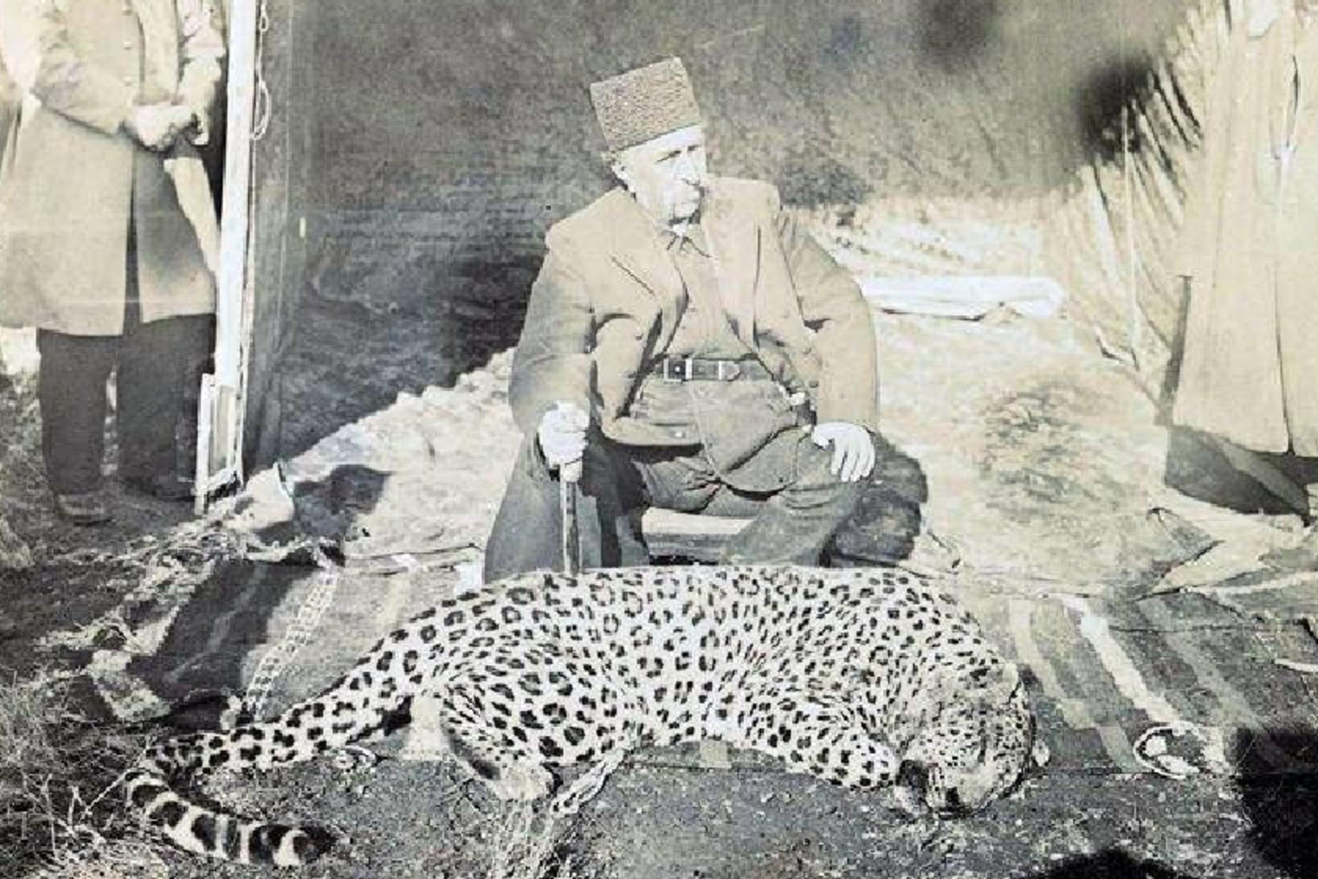 مظفرالدین شاه هنگام شکار