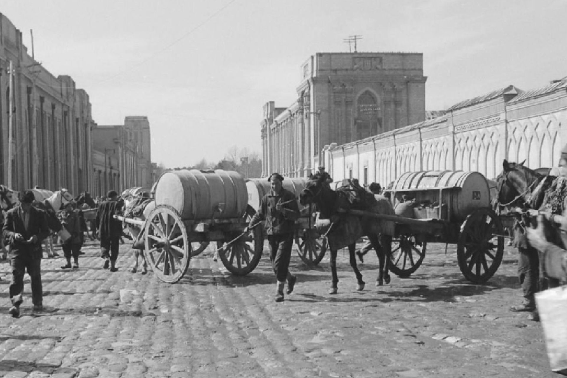 درشکه آبرسانی در تهران قدیم