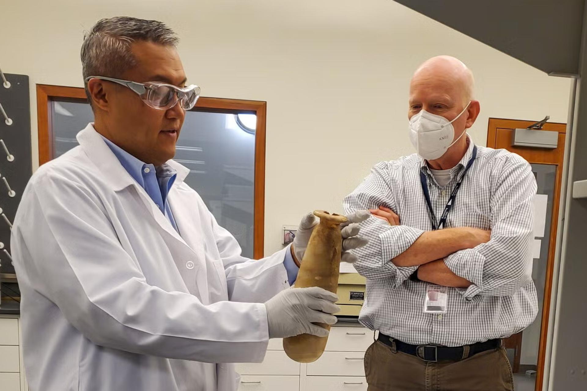 کشف کوزه باستانی حاوی مواد مخدر در مصر