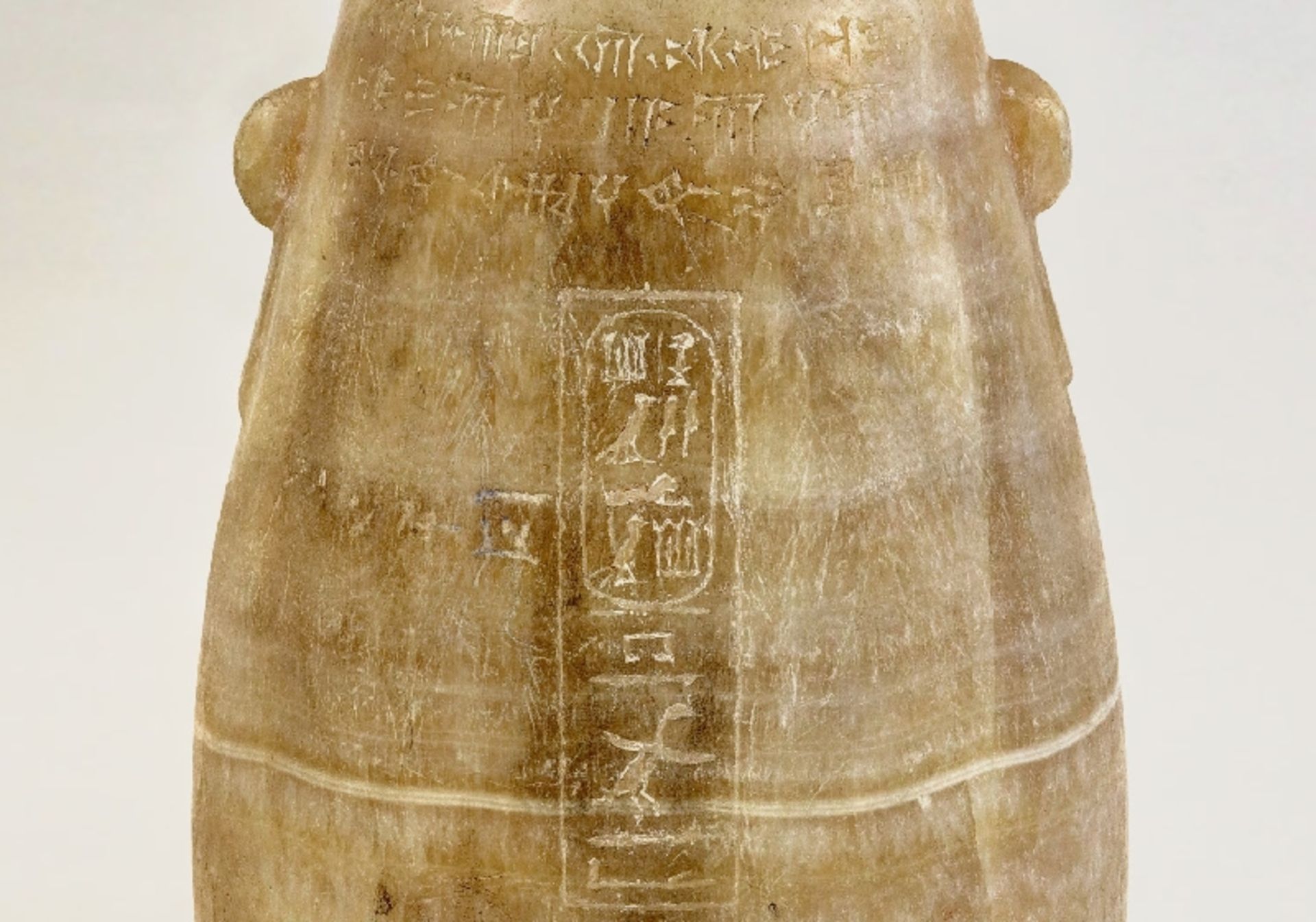 کشف کوزه باستانی حاوی مواد مخدر در مصر