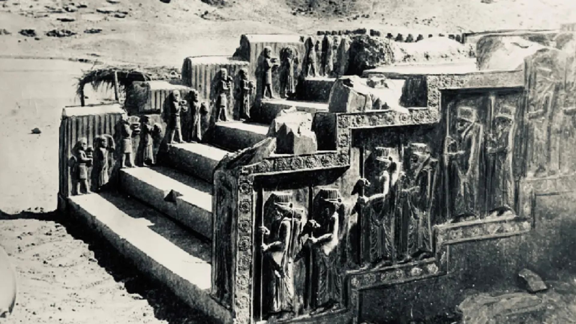 پله‌های تخت جمشید