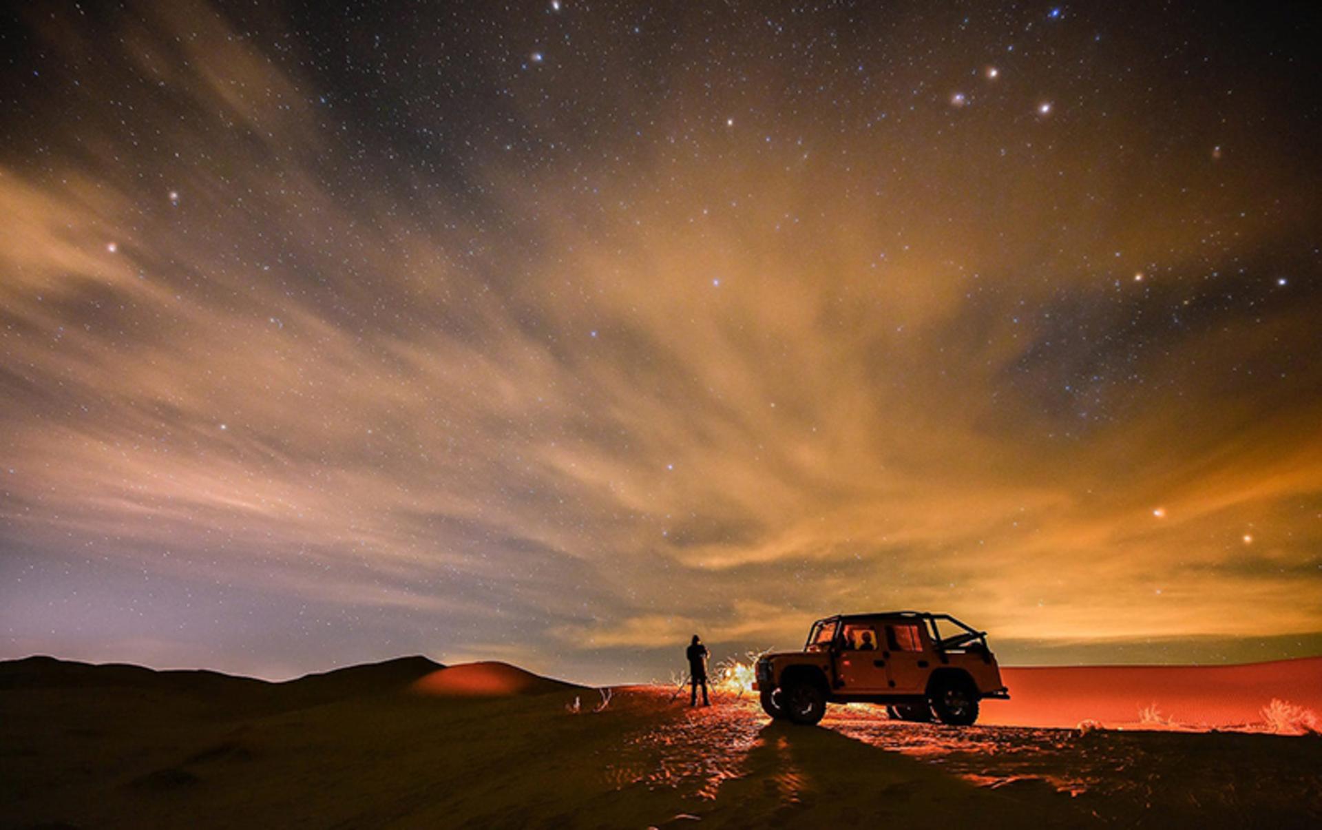 کمپینگ در کویر مرنجاب در شب