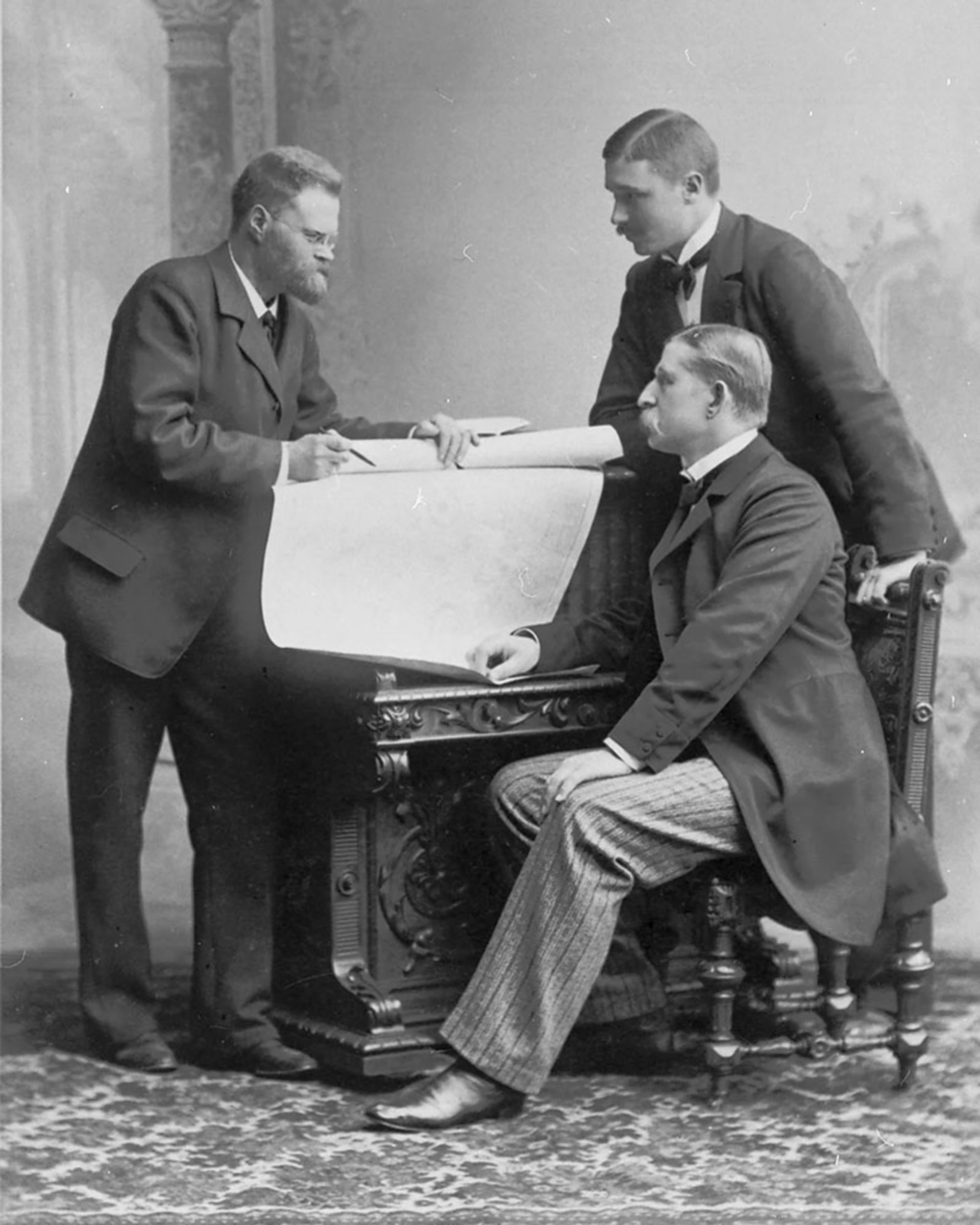 سه کاوشگر قطب شمال در عکس قدیمی