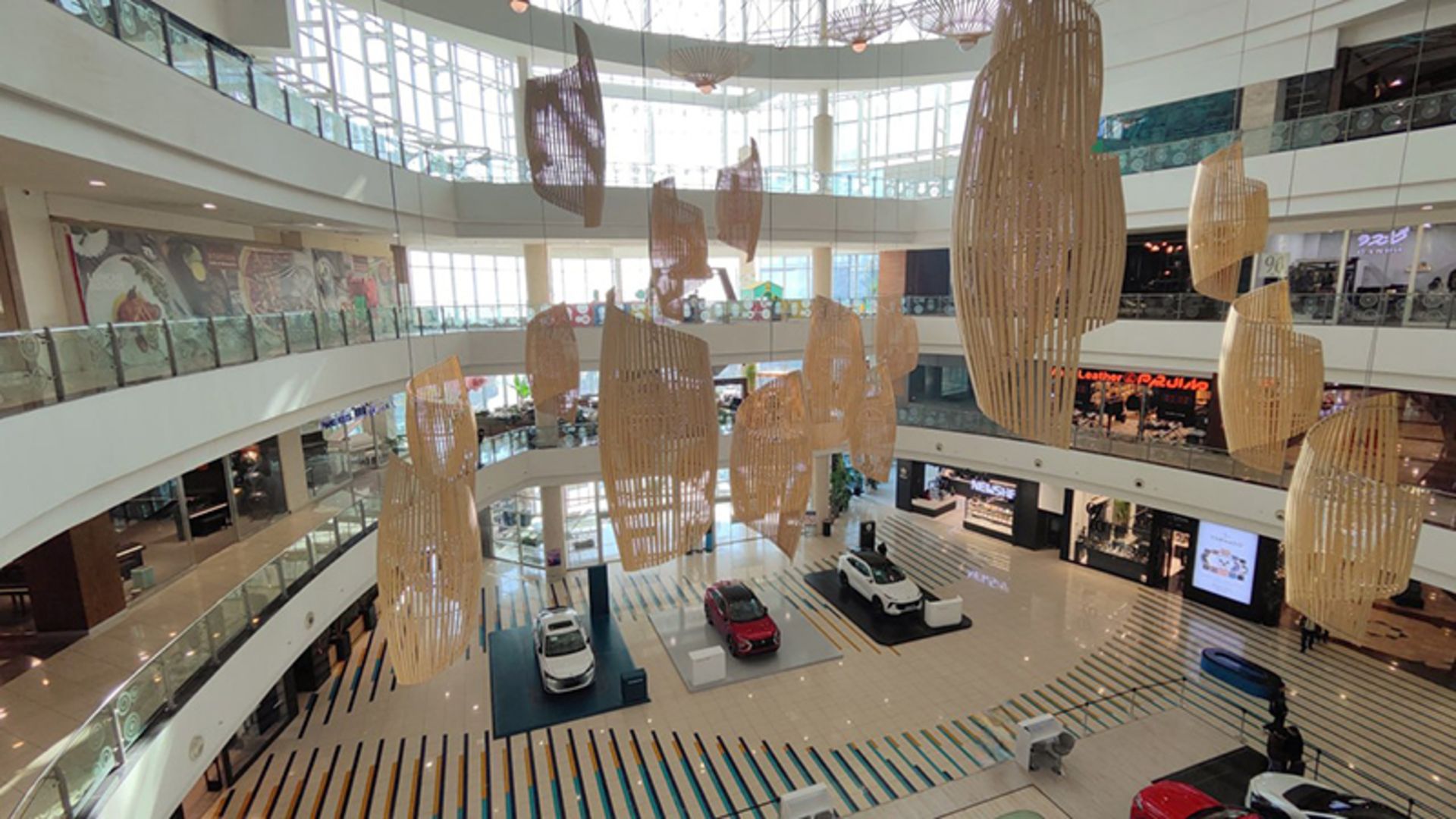 فضای داخلی بزرگ سیتی سنتر اصفهان 