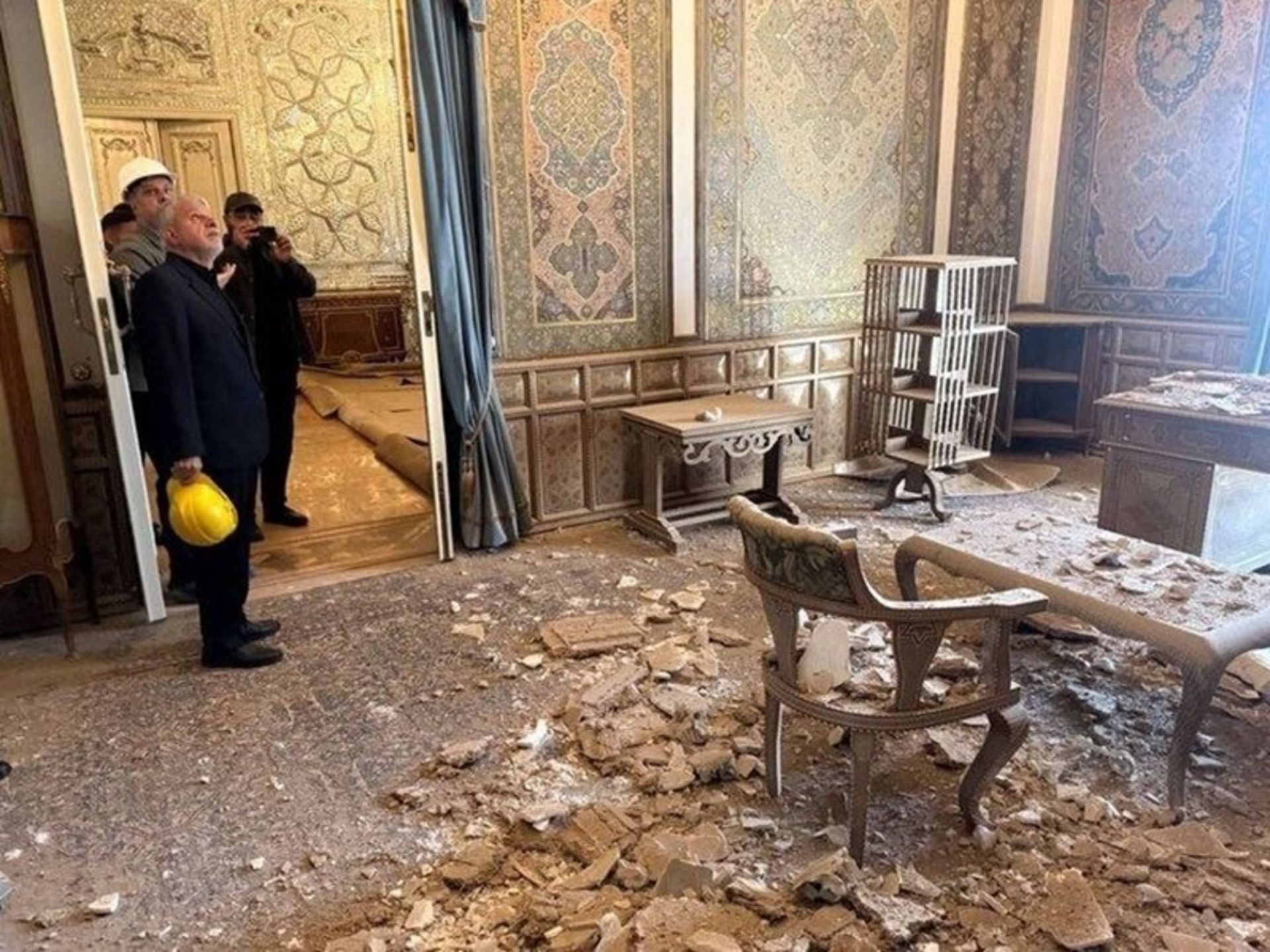 نمای واضح‌تر از آسیب‌های وارده به بناهای تاریخی سعدآباد