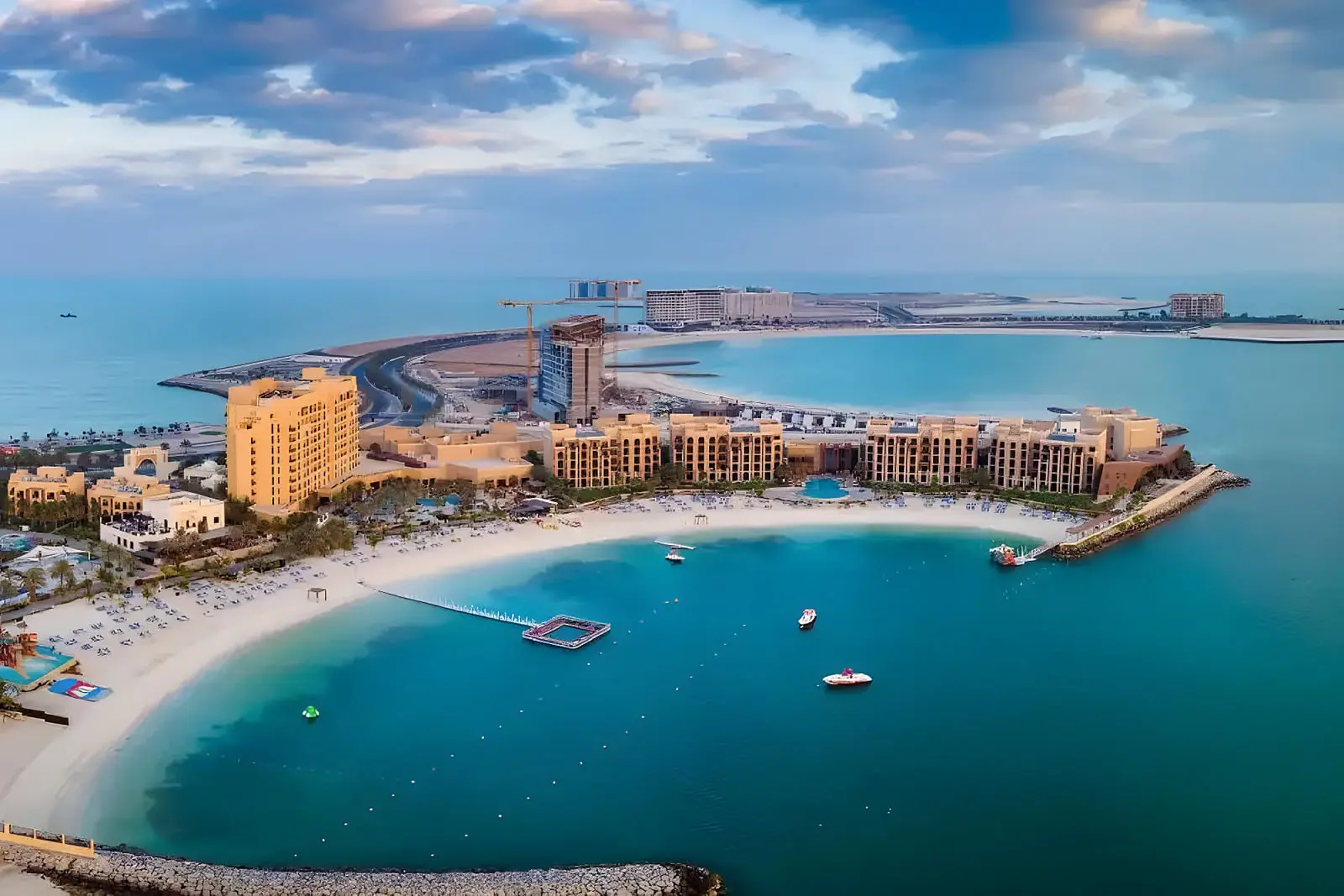 ساحل و تفرجگاه ساحلی در منطقه راس‌الخیمه (Ras Al Khaimah)