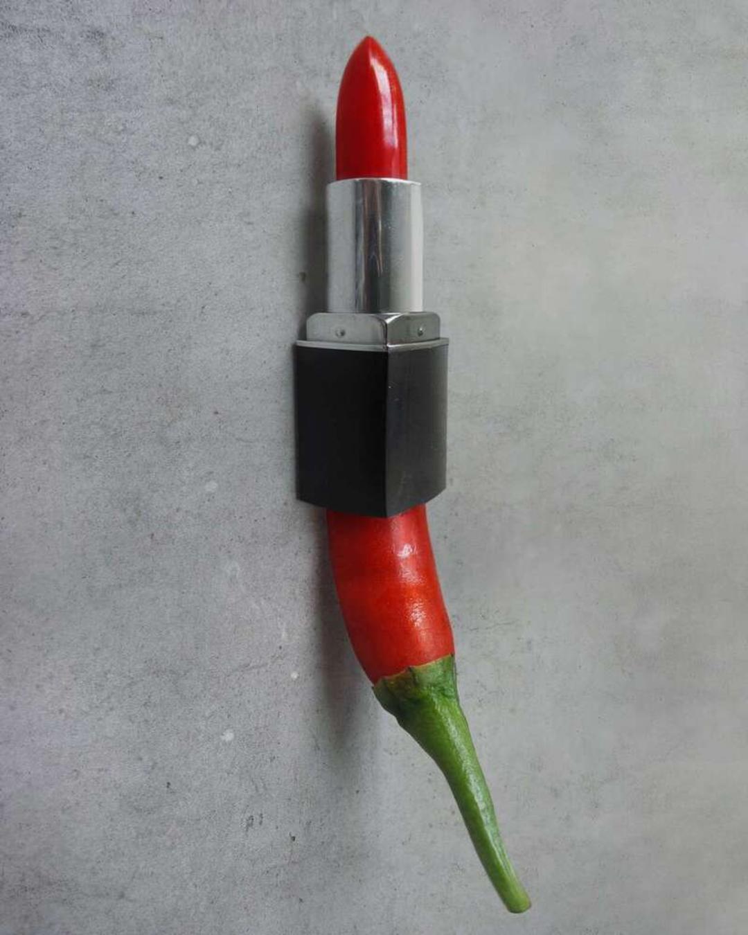 فلفل قرمز (Red Chili) که با بدنه رژلب ترکیب شده است