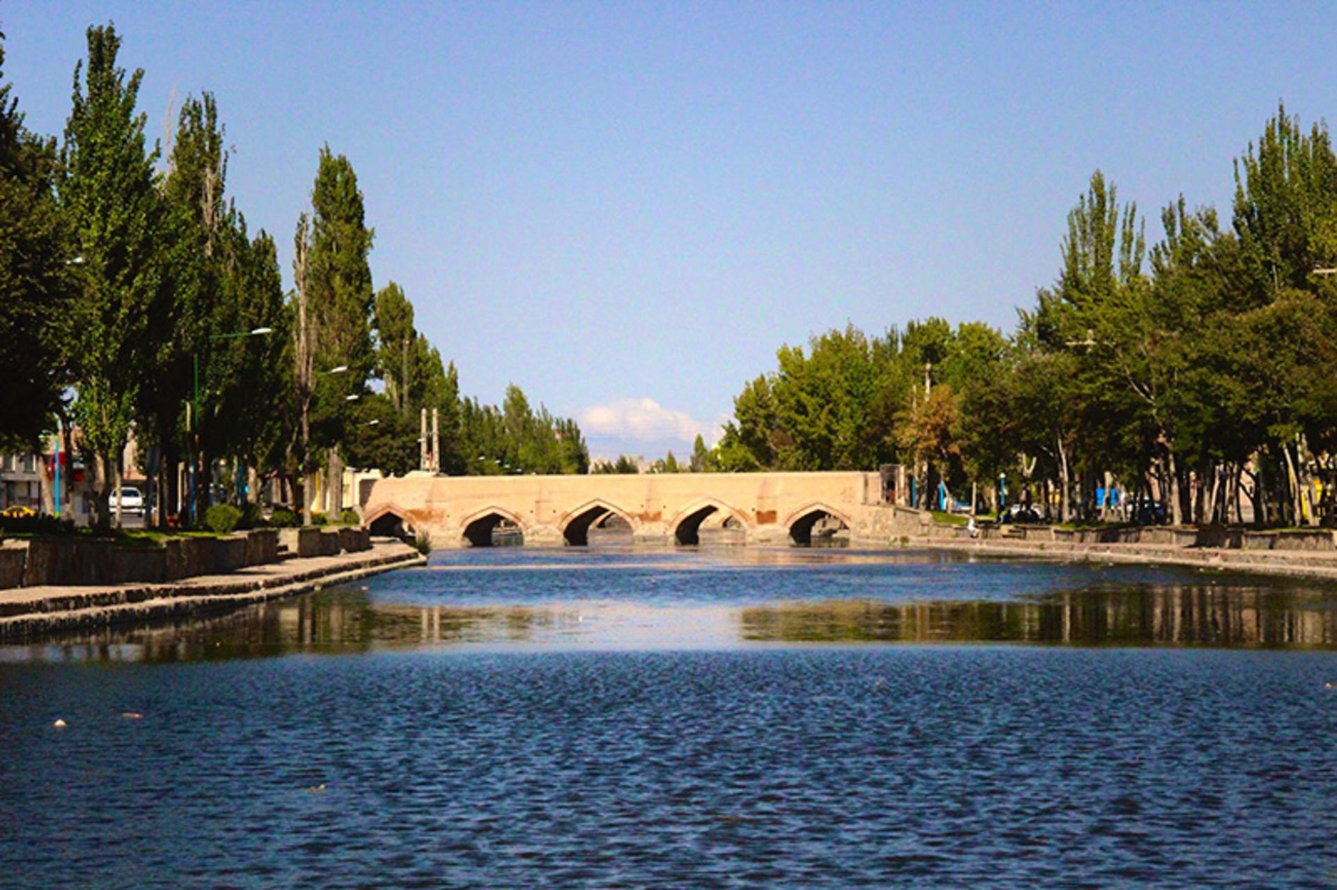 پل تاریخی یعقوبیه روی رودخانه بالیقلو چای