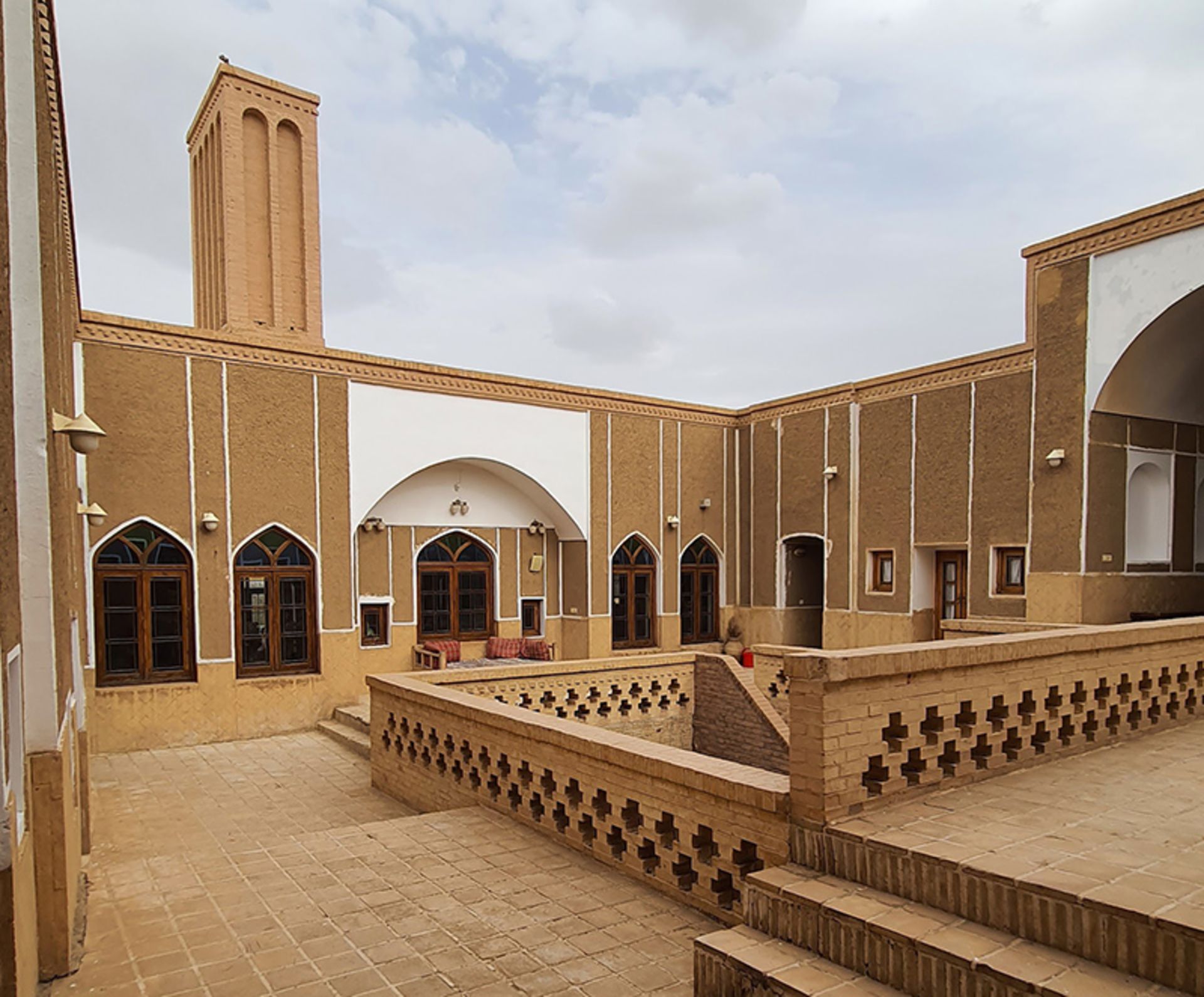 معماری سنتی ایرانی هتل سنتی یه تا