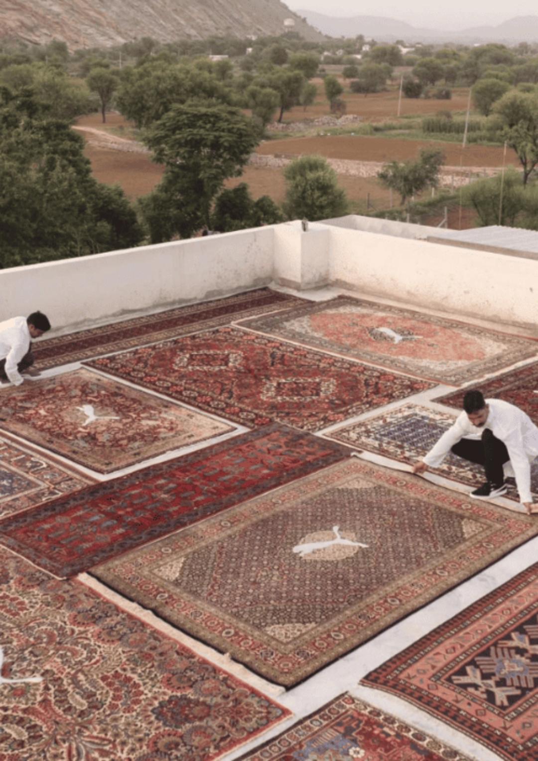 فرش‌های هندی با لوگوی پوما