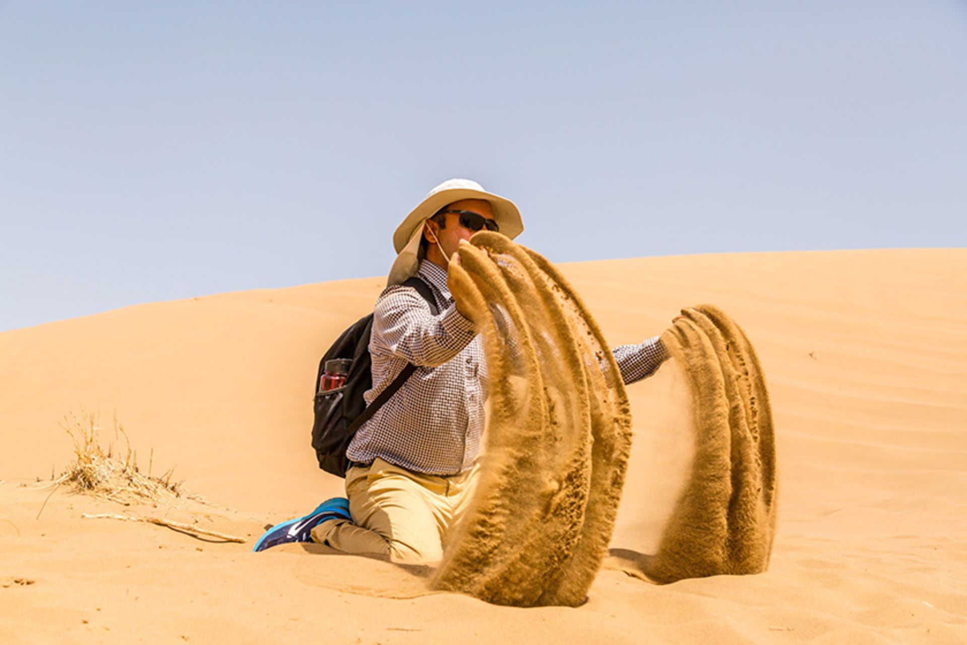 بازی با شن ها در کویر مصر