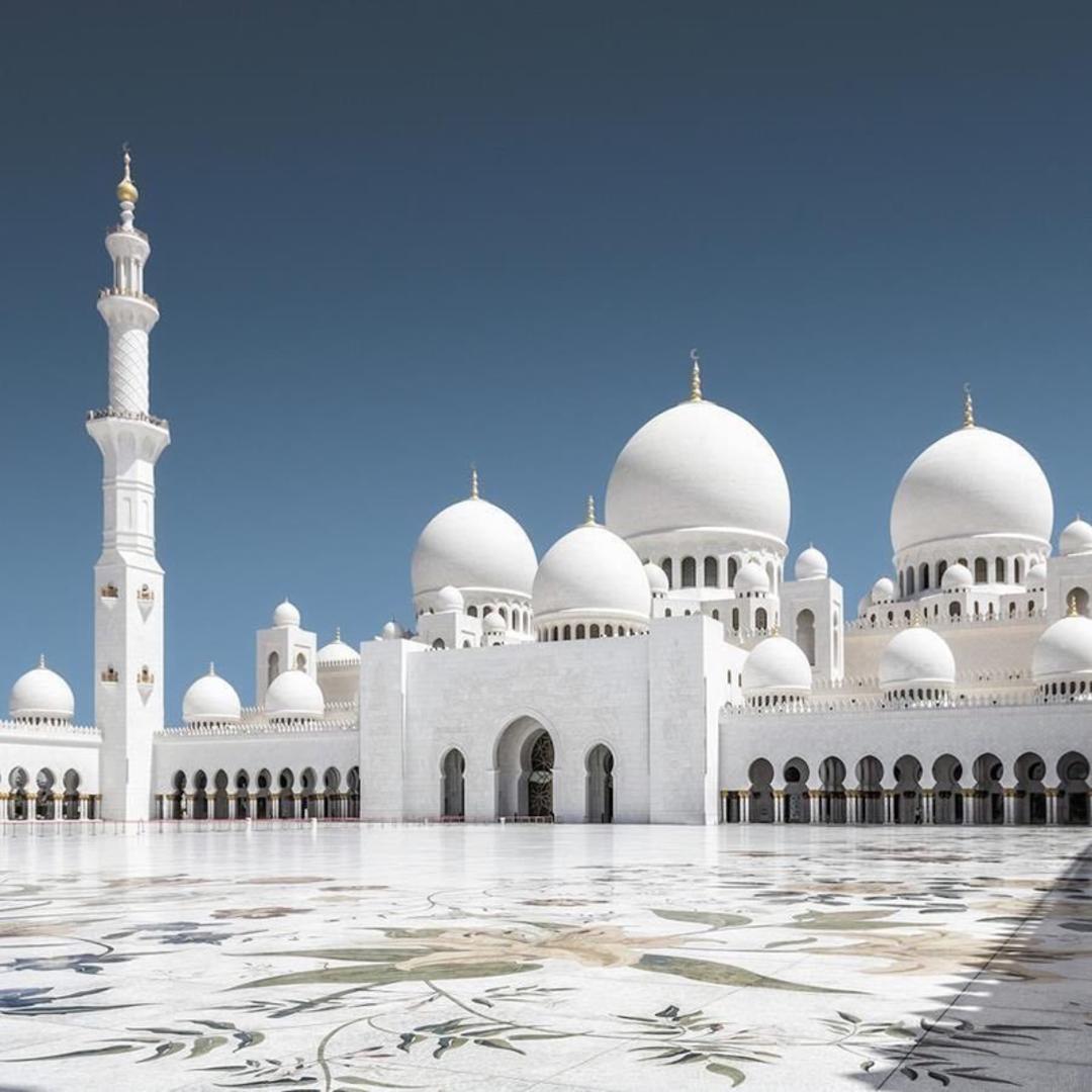 حیاط مرمری مسجد شیخ زاید ابوظبی
