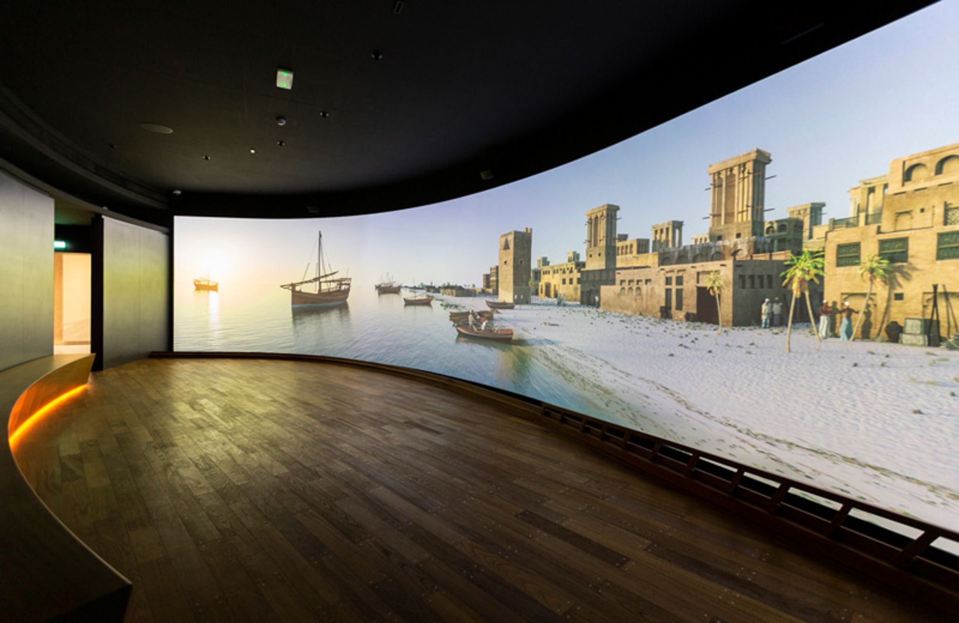 پخش تصاویر قدیمی دبی و کشتی ها در موزه دبی