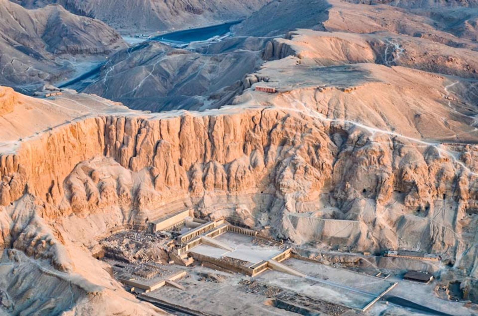 نمای هوایی از معبد تدفینی حتشپسوت، مصر