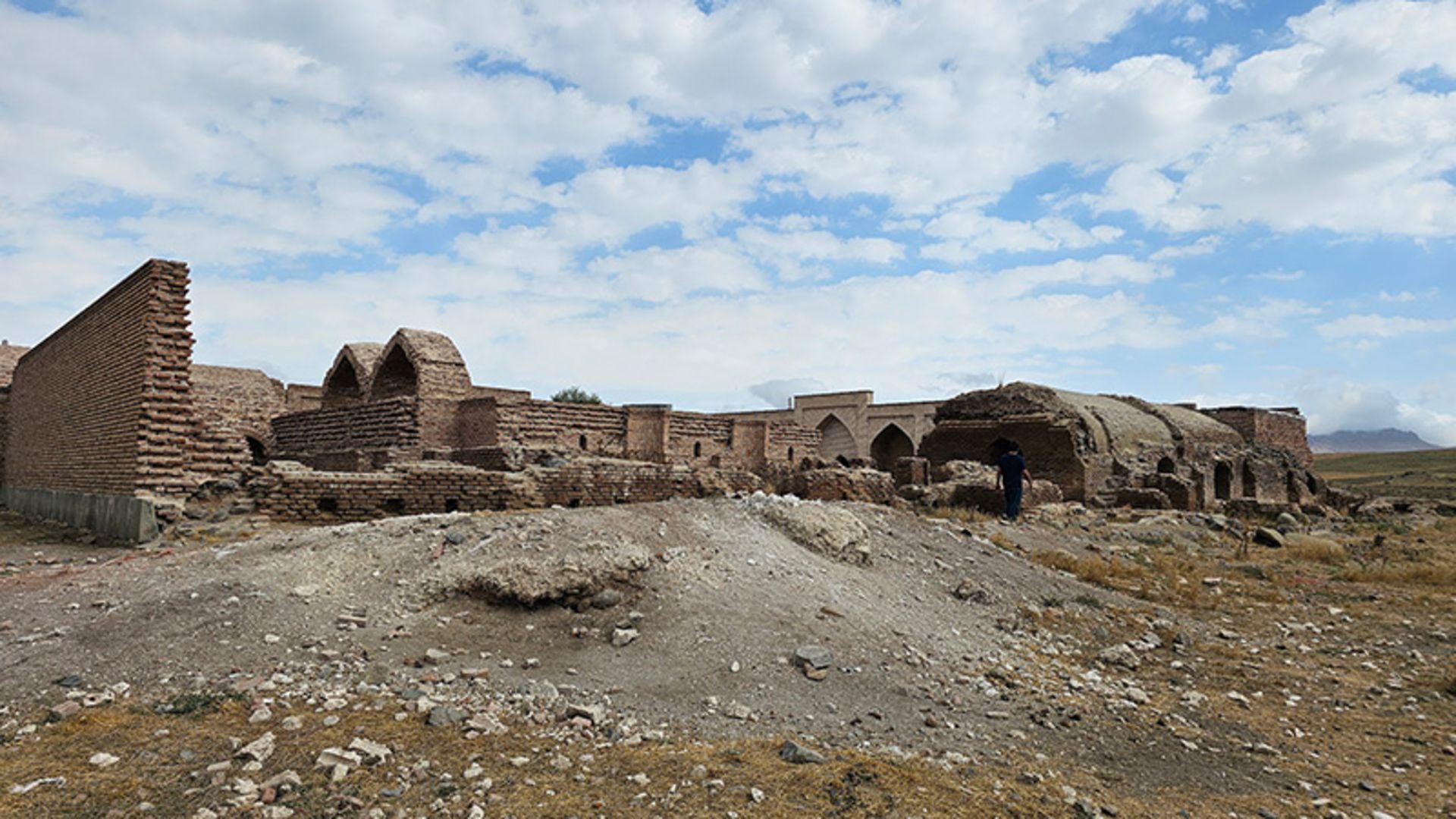 بقایای کاروانسرای قانلی بلاغ اردبیل