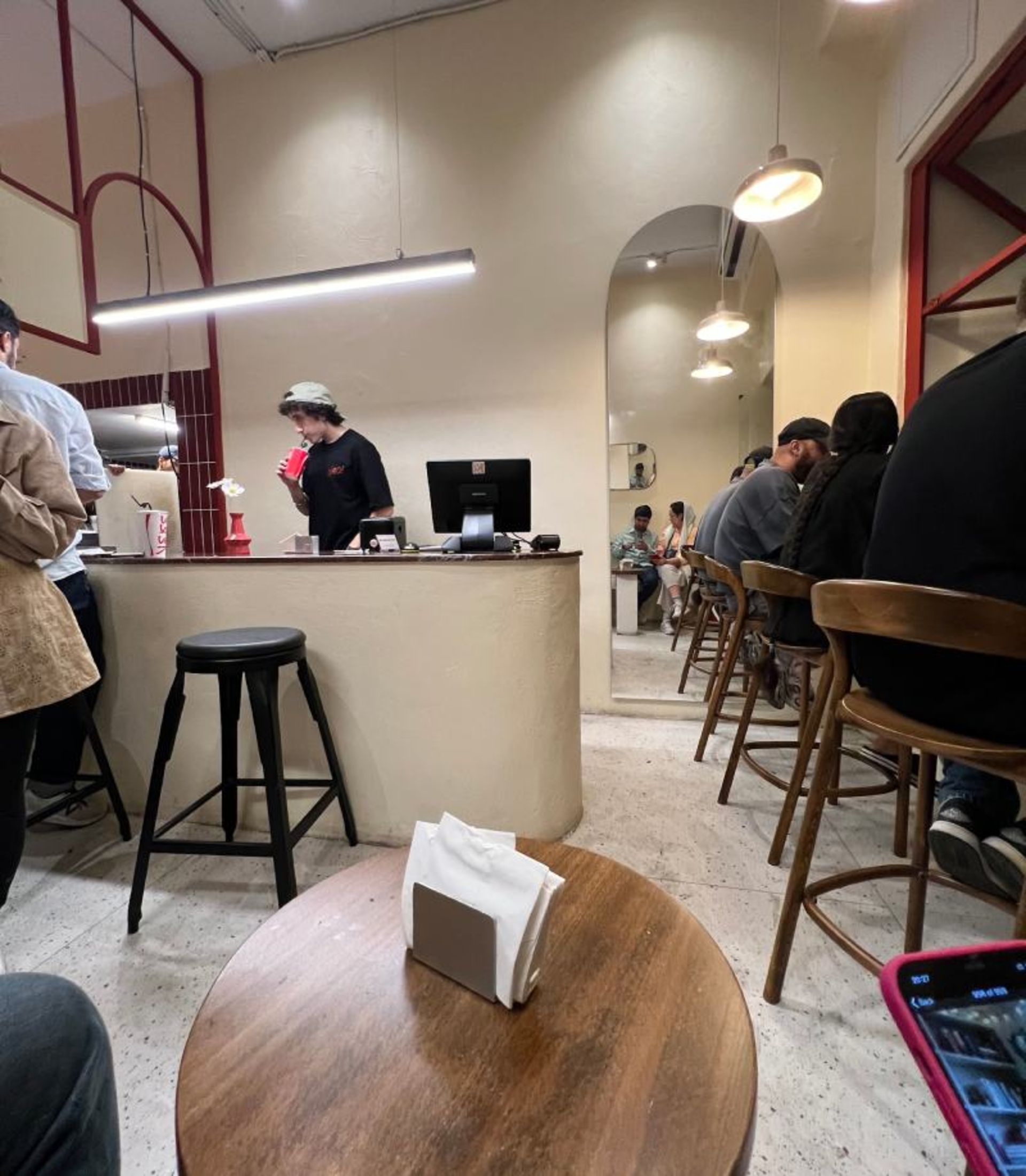 فضای داخلی رستوران چائو تهران