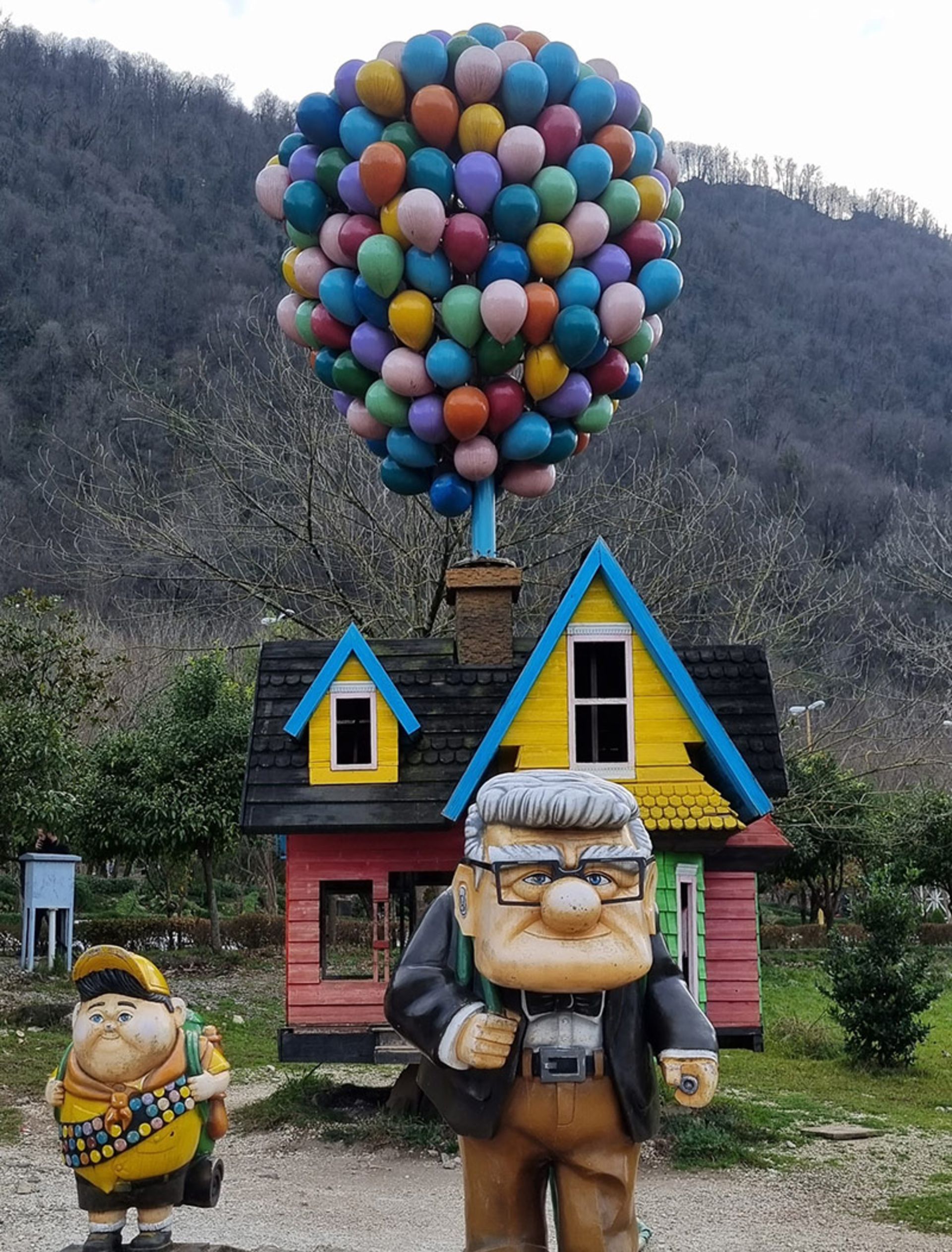 ماکت های انیمیشنی در شهربازی نمک آبرود