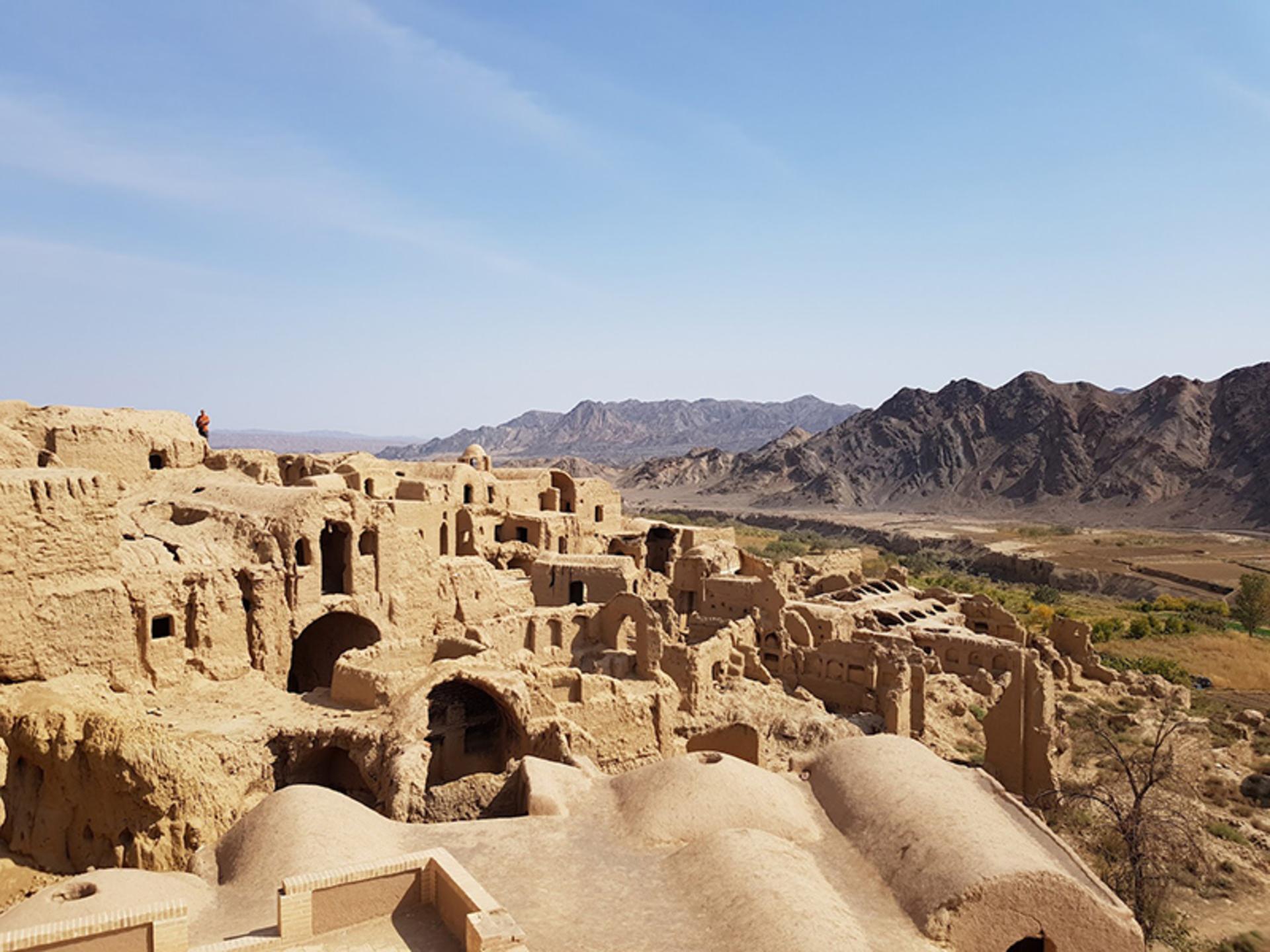 بقایای خانه های قدیمی در روستای خرانق