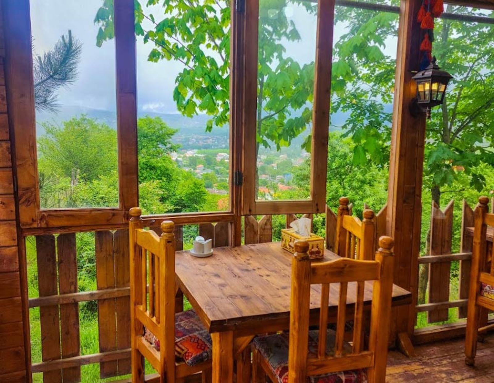 تراس رستوران کلاردشت