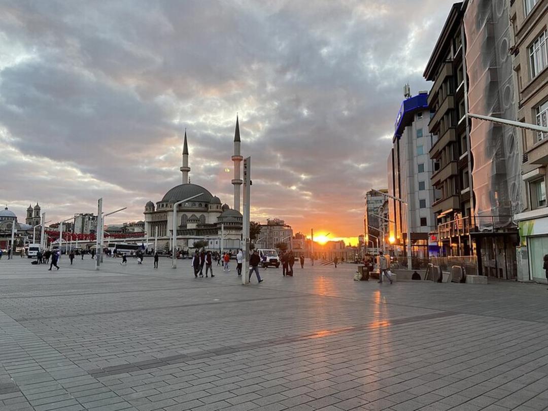 میدان تکسیم ترکیه