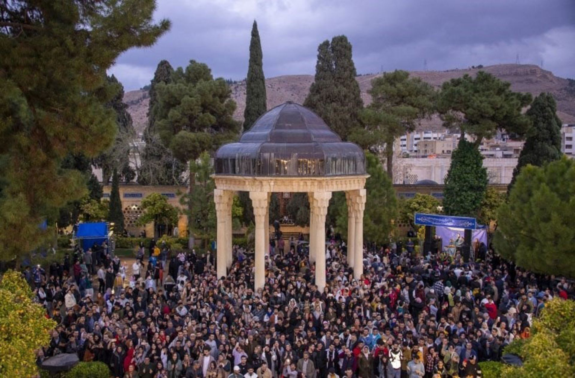 جشن تحویل سال نو در آرامگاه حافظ 