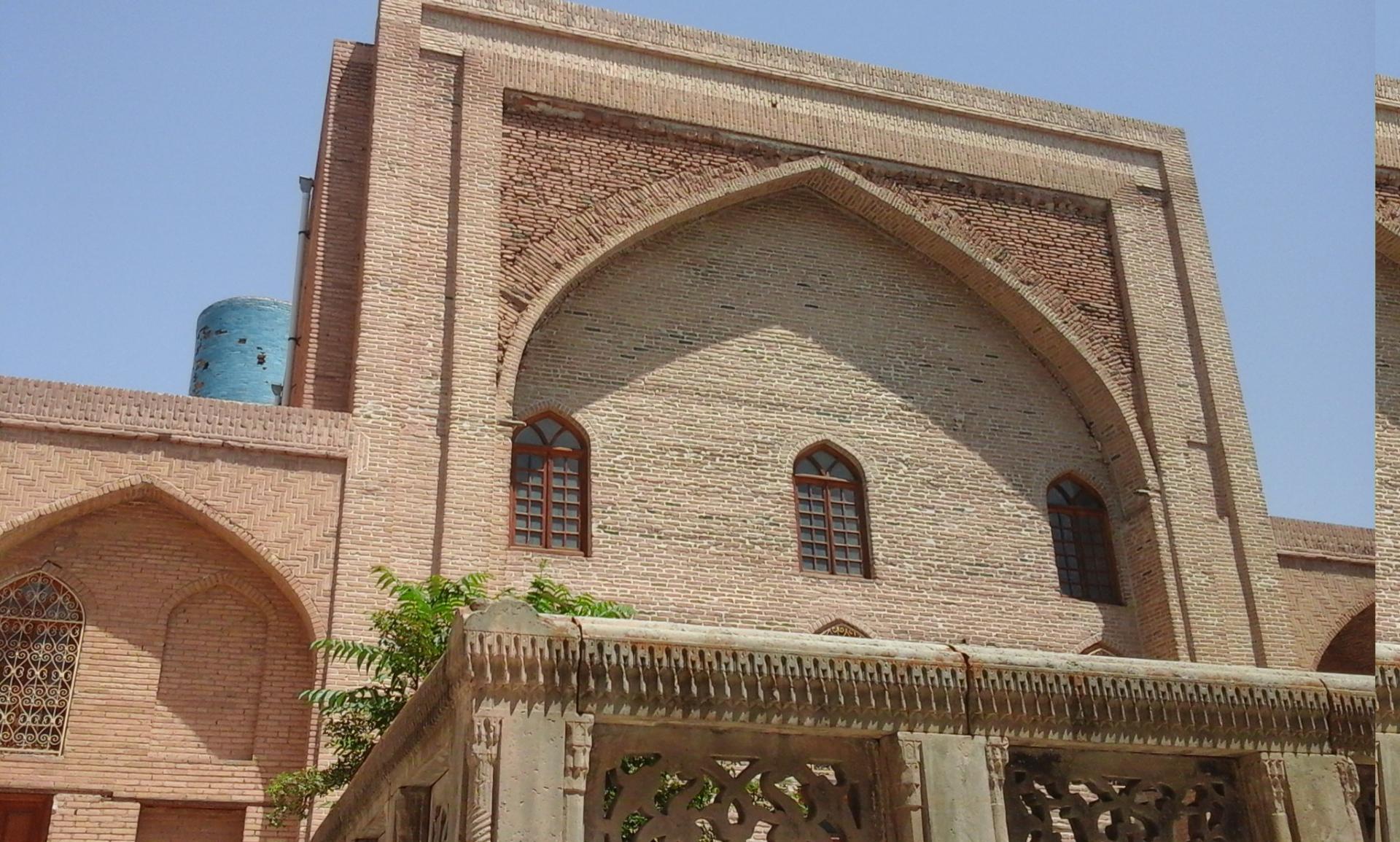 جاذبه گردشگری  مقبره شیخ شهاب الدین اهری (موزه عرفان و ادب)