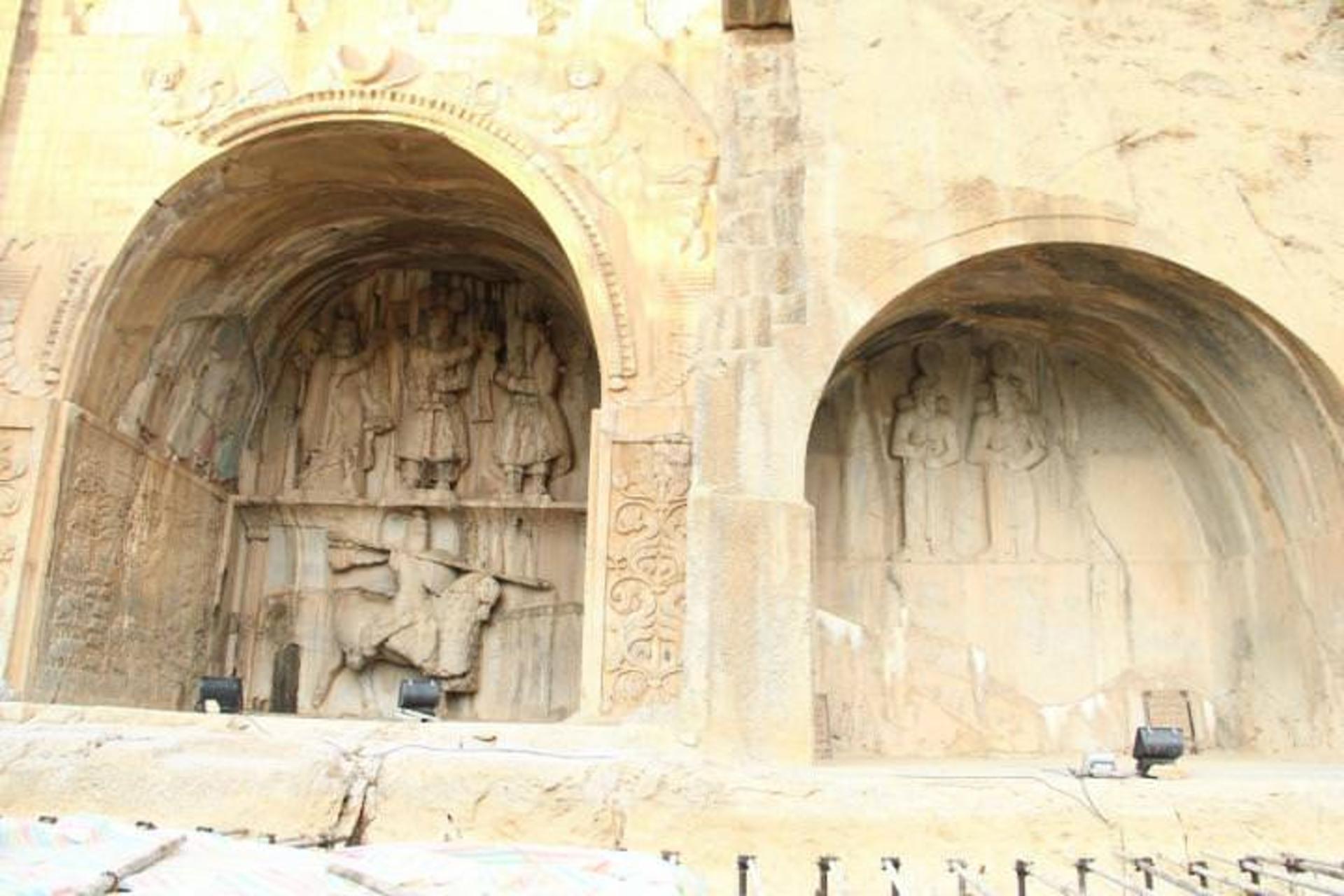 طاق‌ بستان