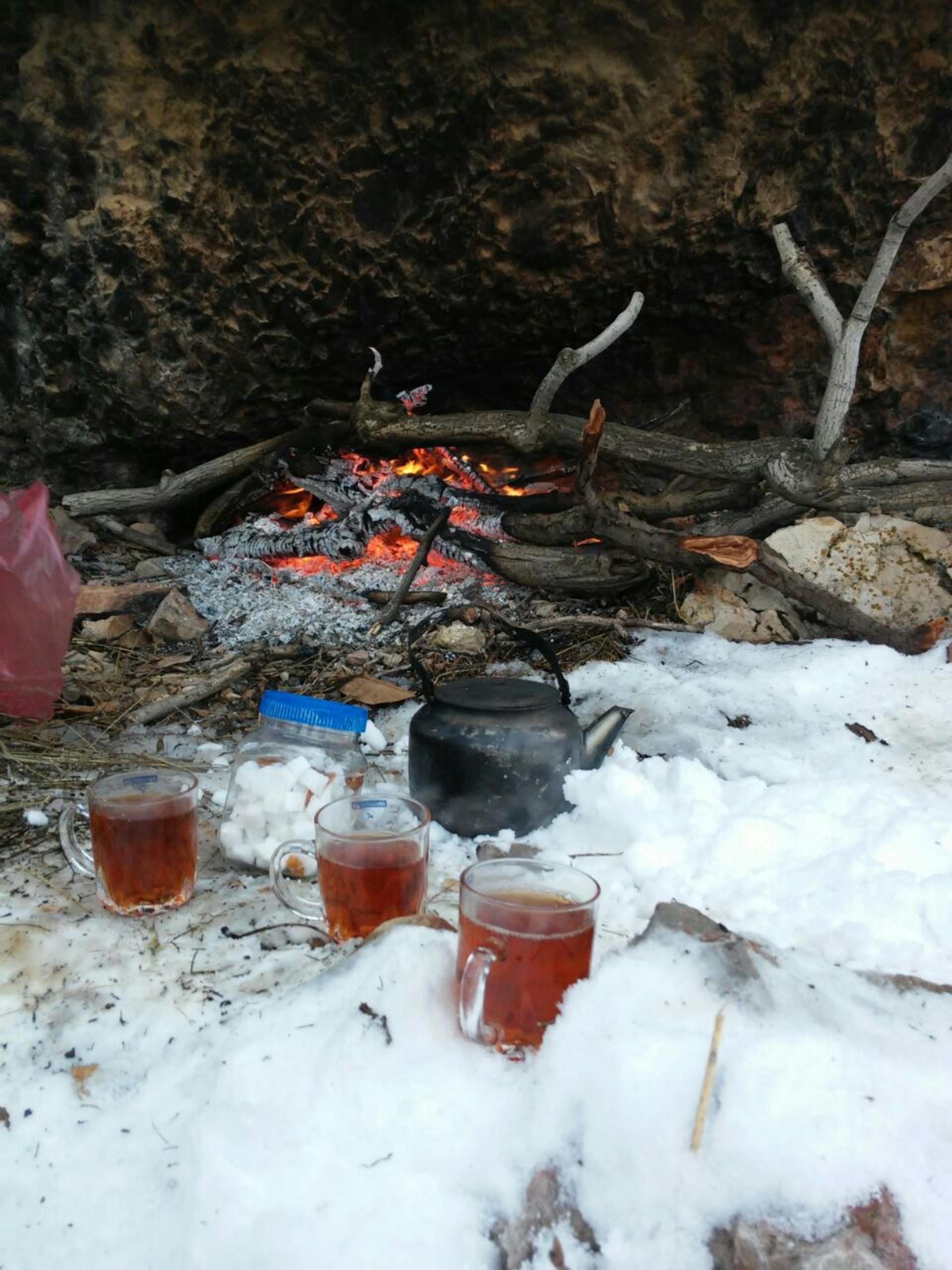 نمای داخل غار سنگی کوخول عنبر