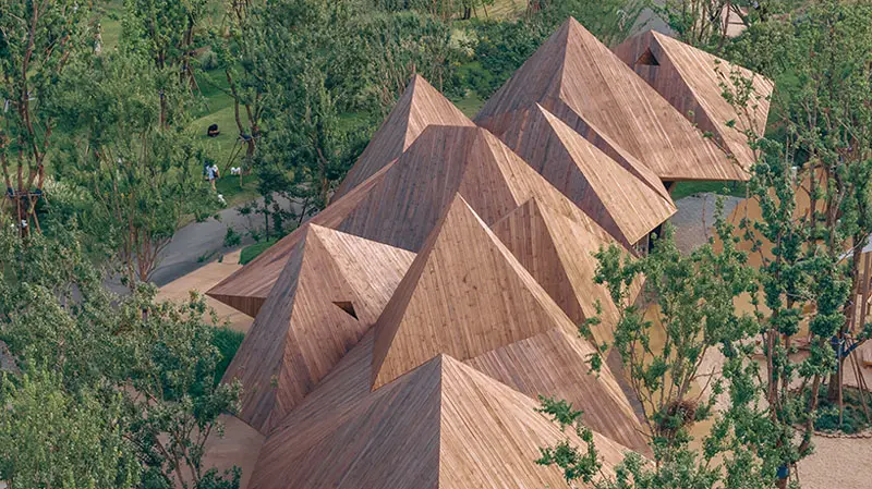 سقف مخروطی رستوران چینی 
