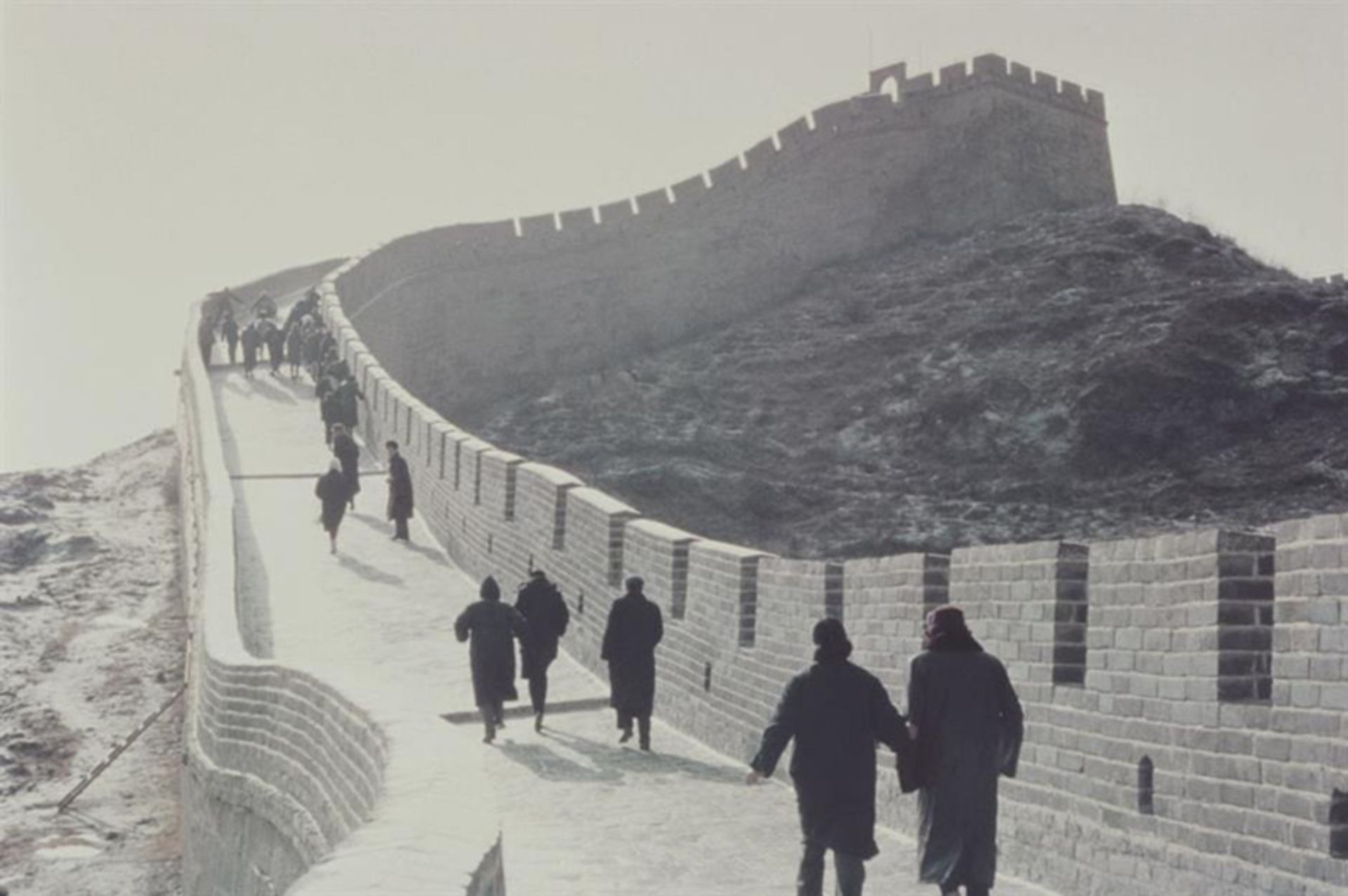 عکس قدیمی از حضور گردشگران در دیوار بزرگ چین