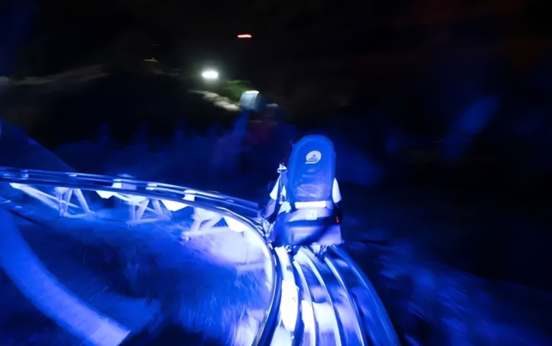 نورپردازی سورتمه توچال تهران در شب