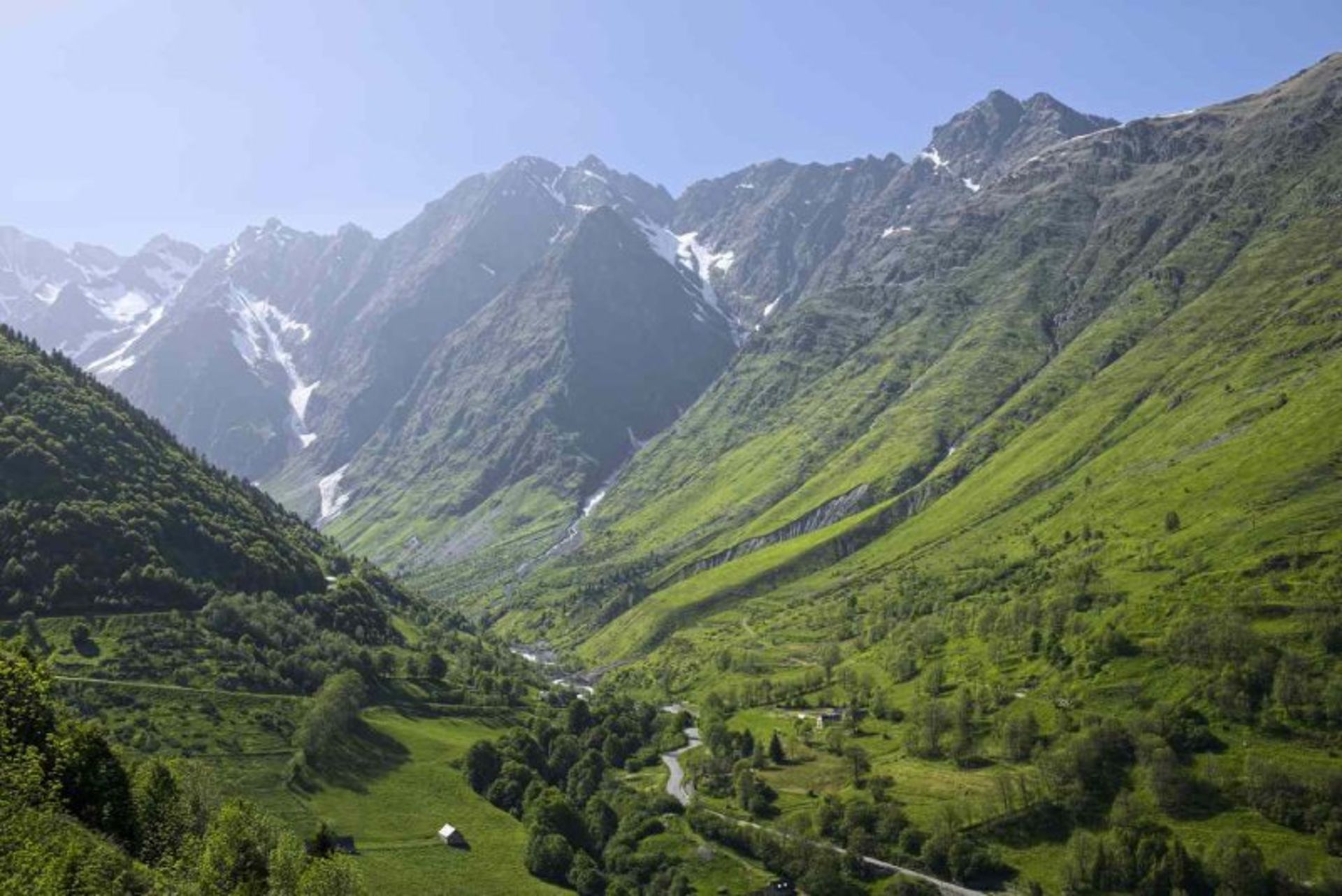 کوه های سرسبز پیرنه