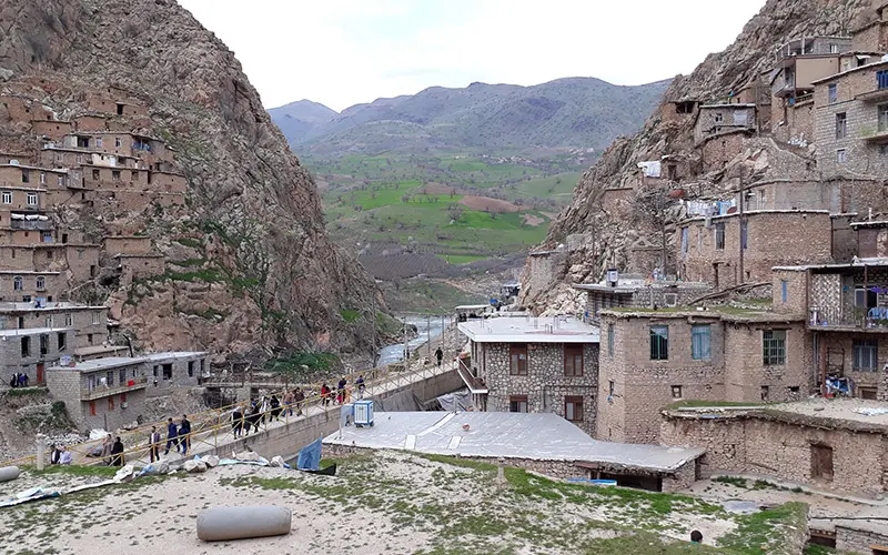معماری پلکانی و پل آهنی روستای پالنگان