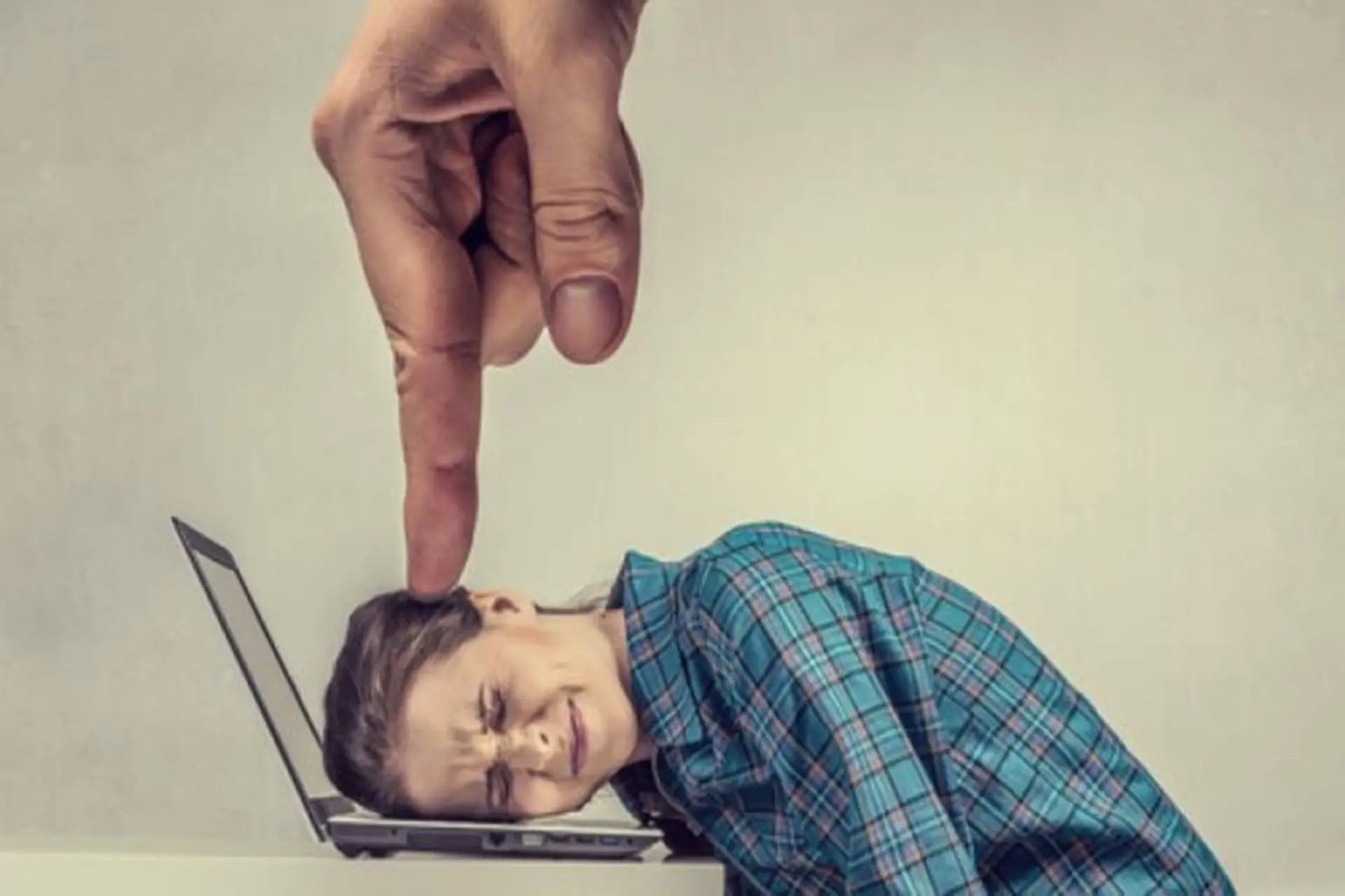 چرا زیر فشار «کم می‌آوریم»؟