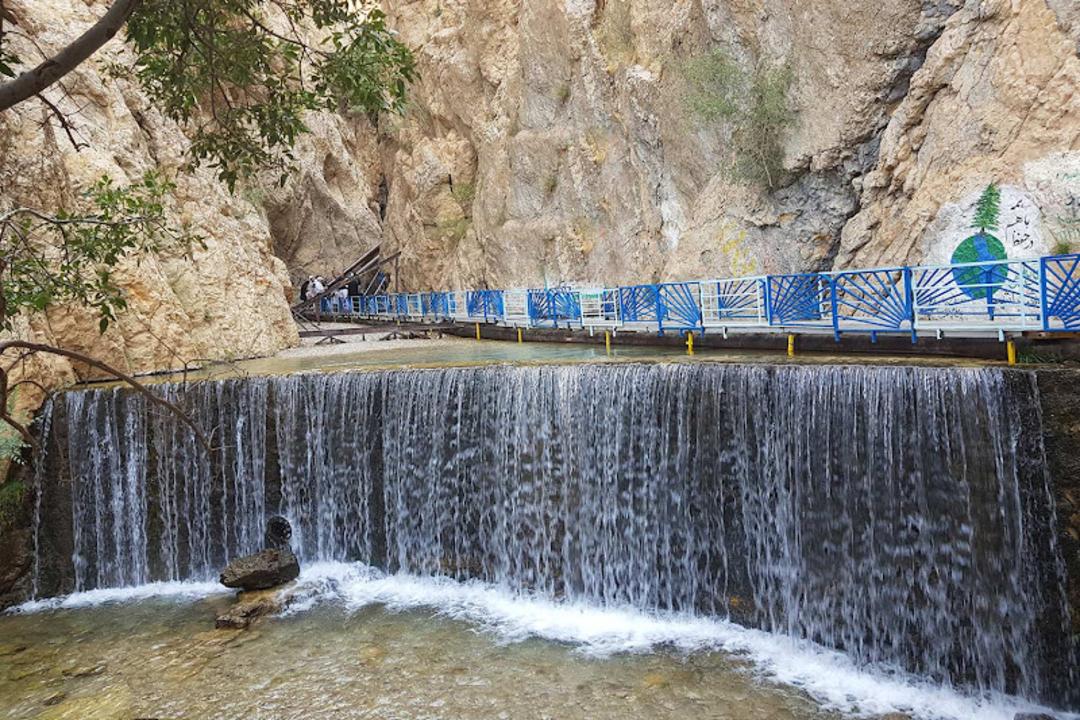 آبشار یاسوج با طبیعت زیبا
