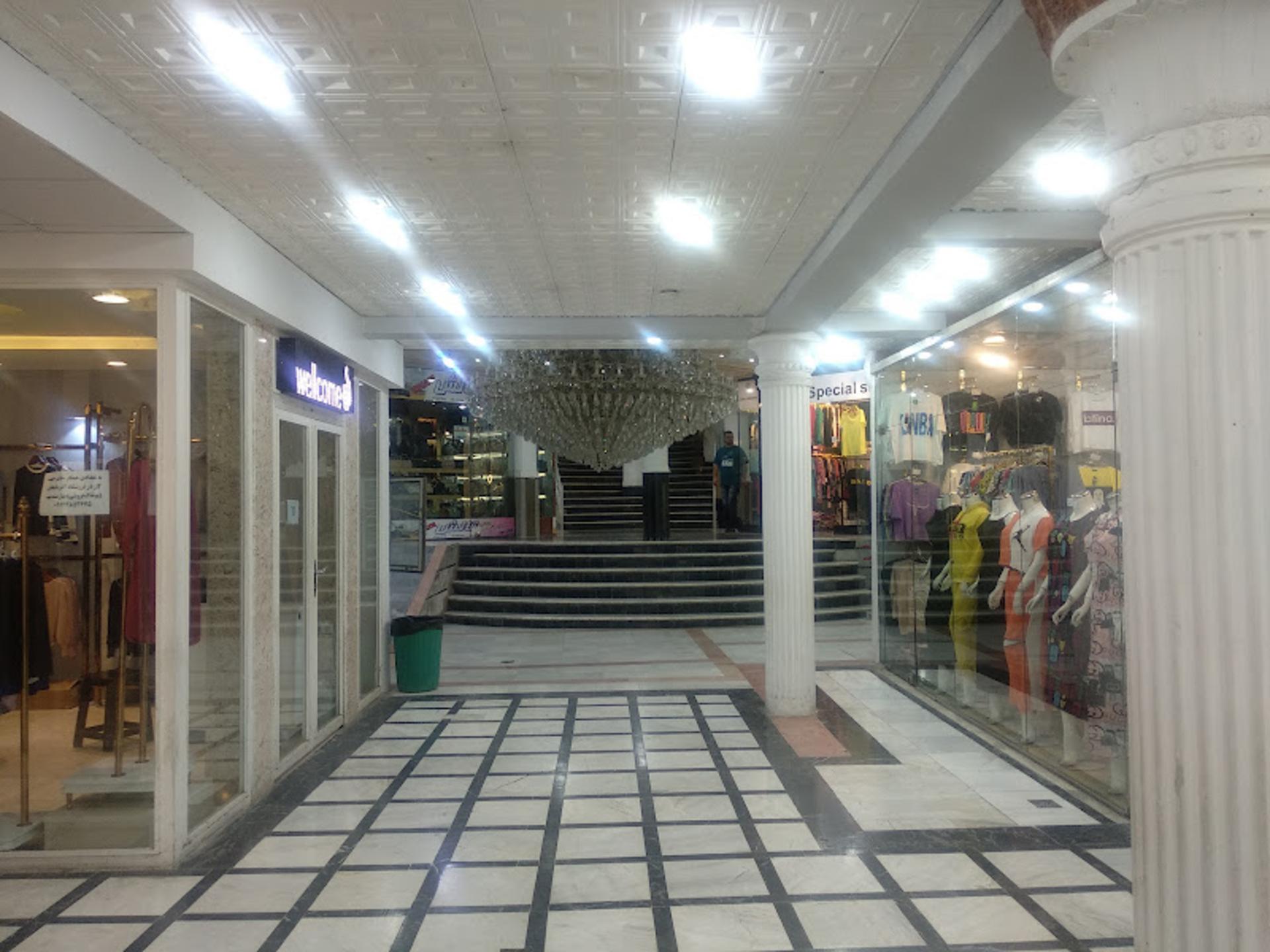 مغازه های پاساژ سیدان آستارا