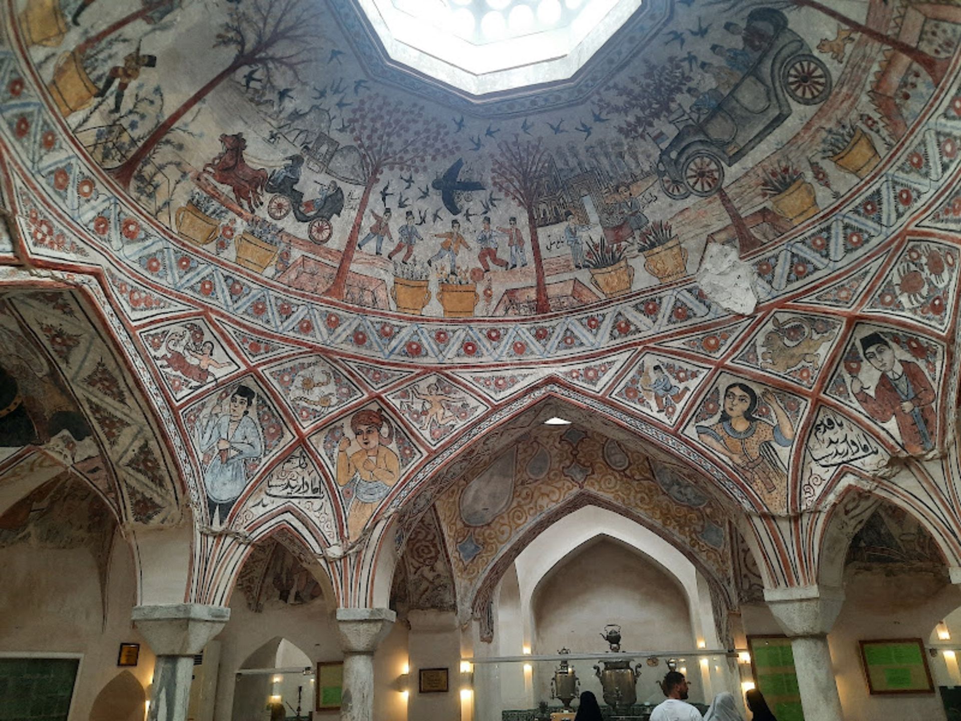 نقاشی های روی سقف موزه مردم شناسی مشهد