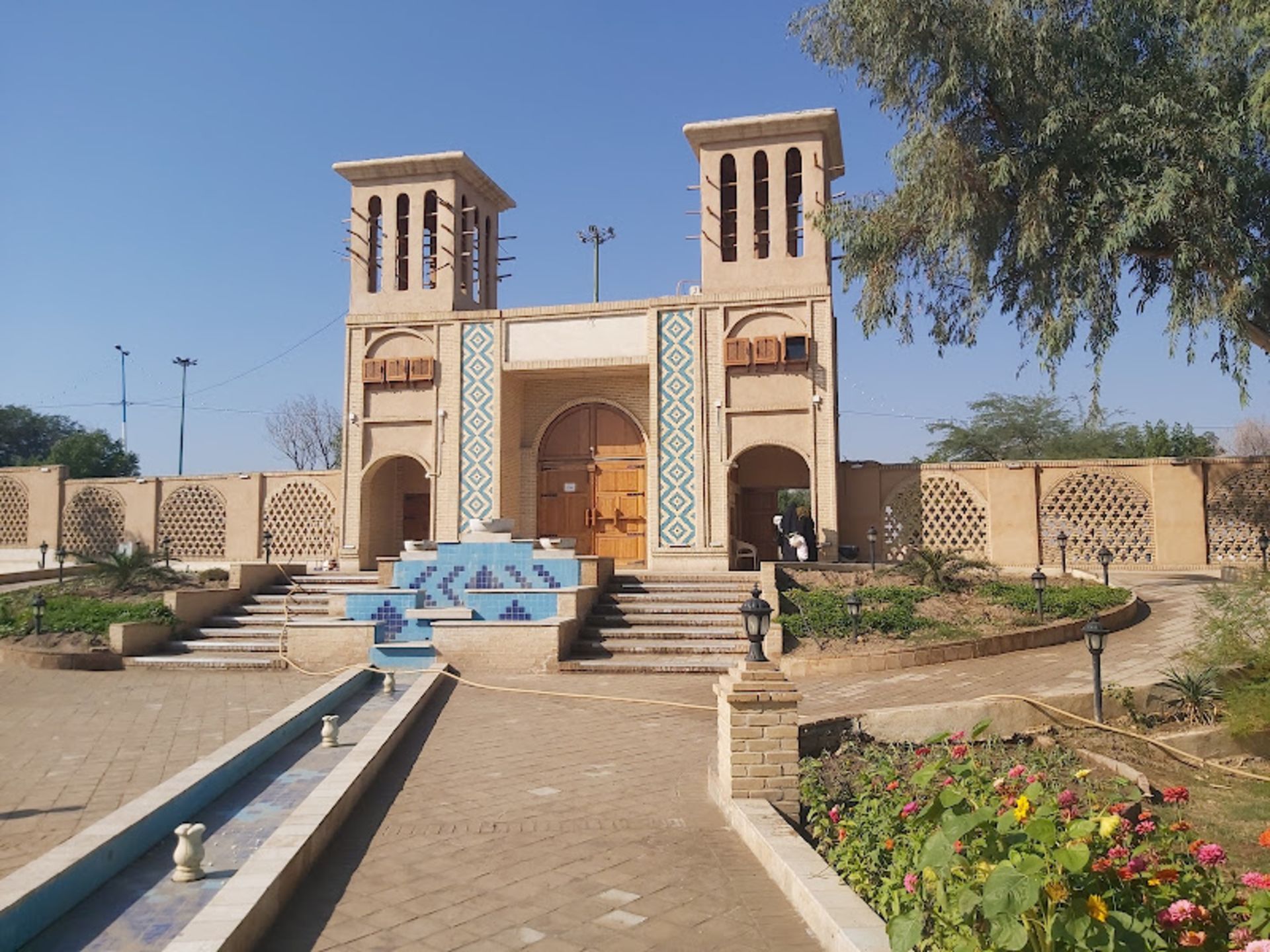 درب ورودی مجموعه گردشگری ریتاج