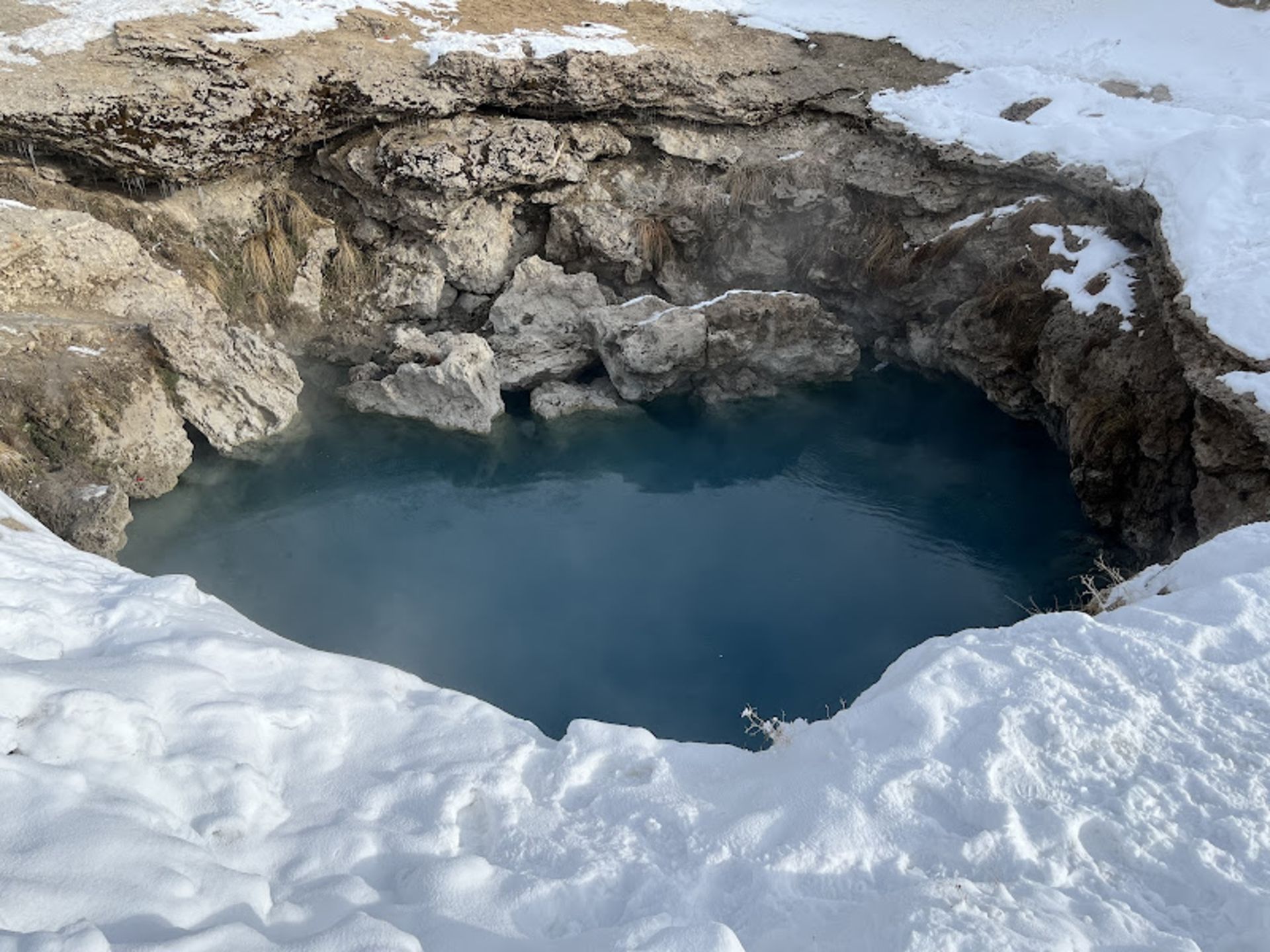 طبیعت زمستانی آبگرم آبی قینرجه