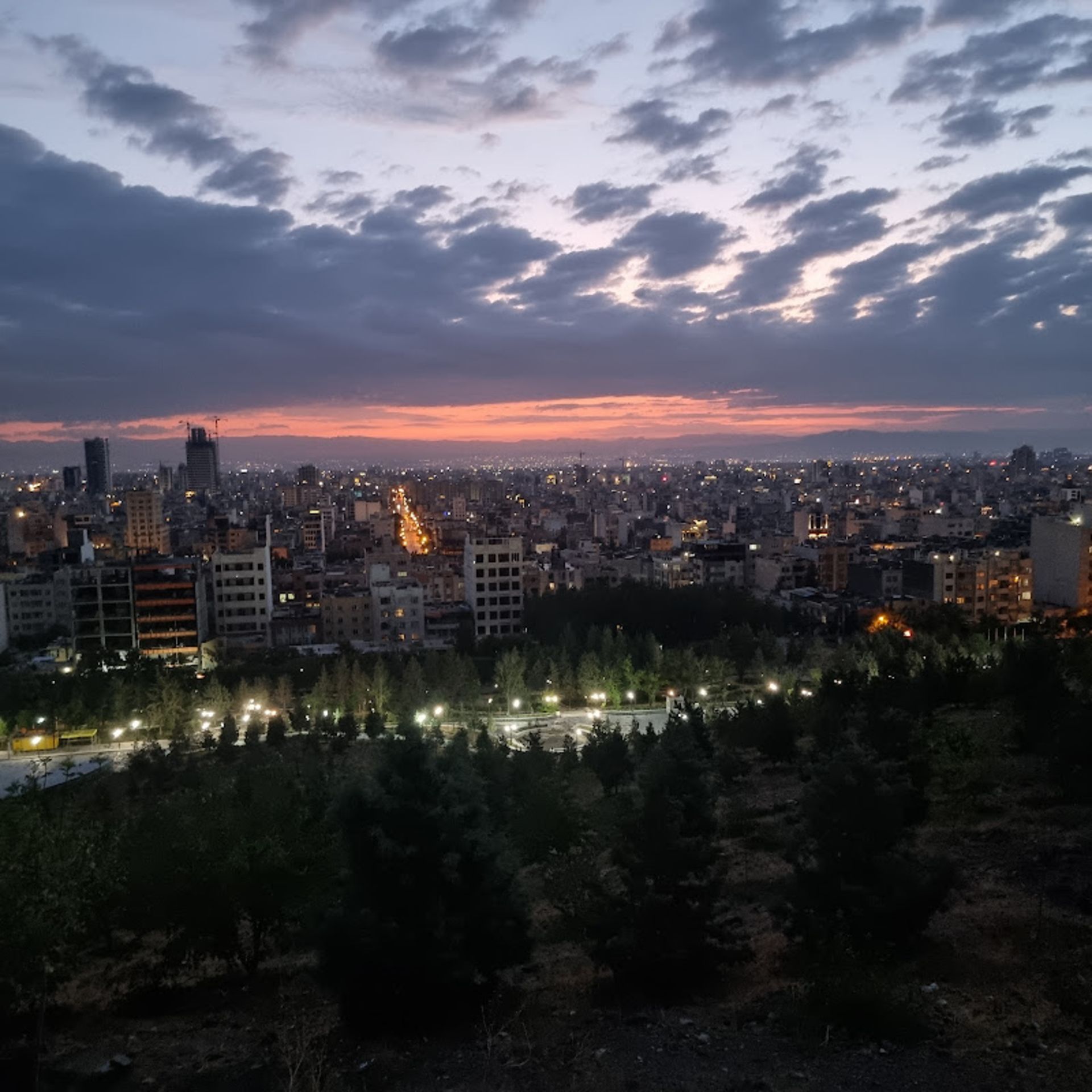 نمایی از شهر مشهد از بام هاشمیه