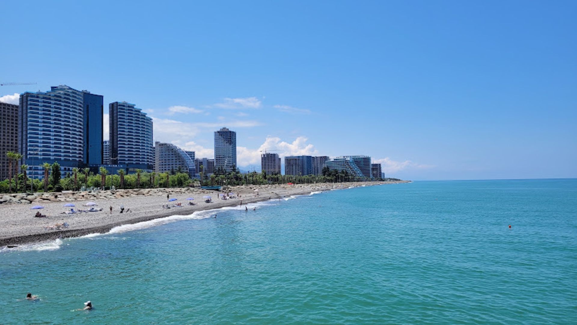 شنا در دریای سیاه شهر باتومی