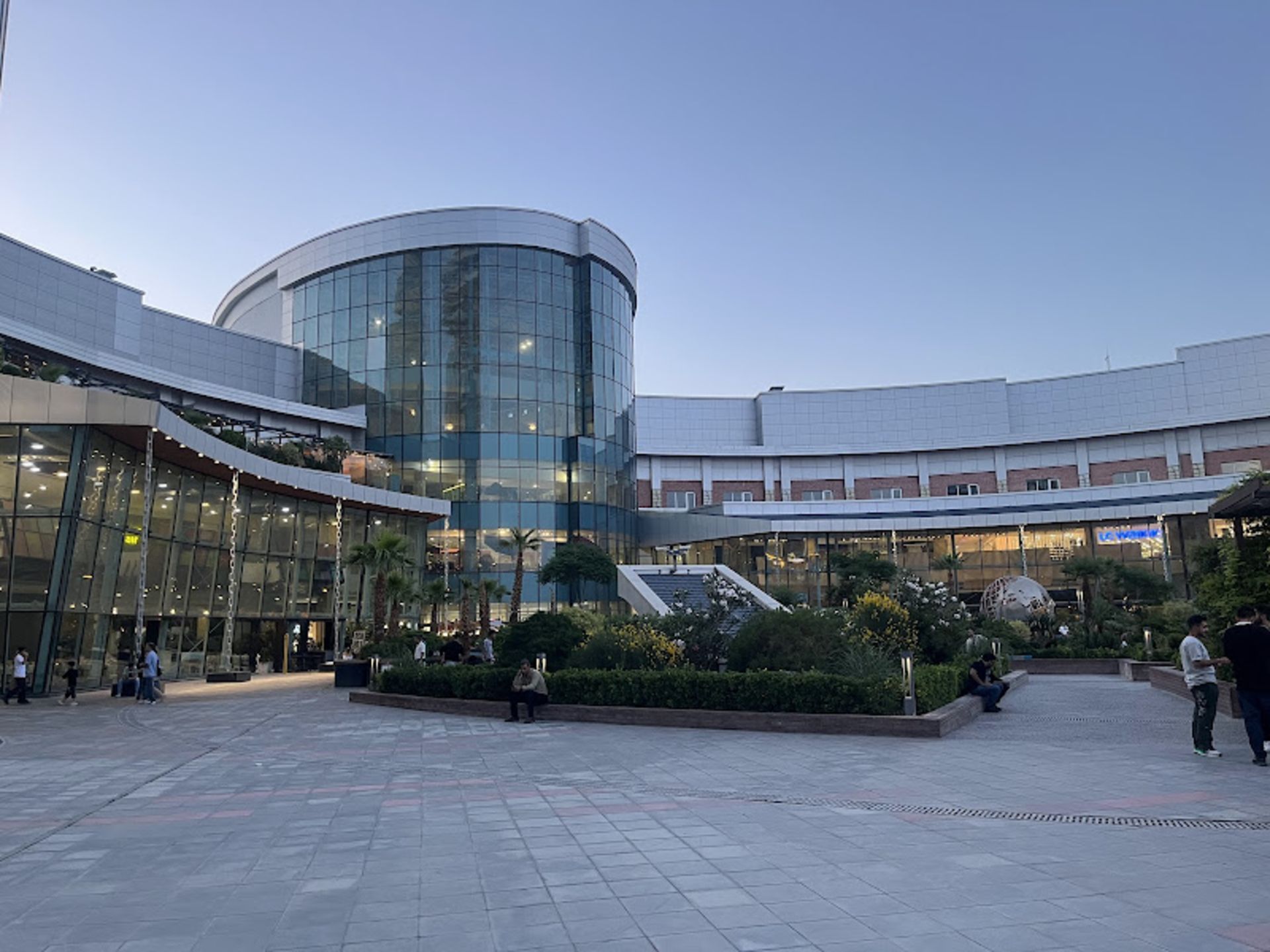 نمای بیرونی مرکز خرید سیتی سنتر اصفهان