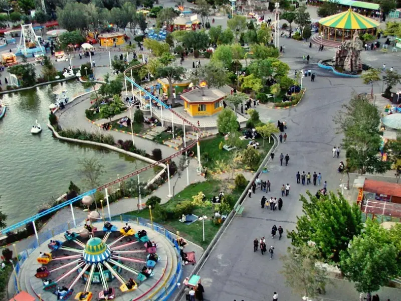 تصویر هوایی از شهربازی لونا پارک باغلارباغی