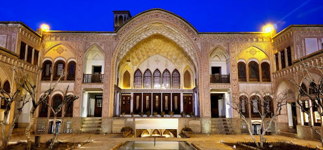 نمای بیرونی بوتیک هتل عامری ها در کاشان