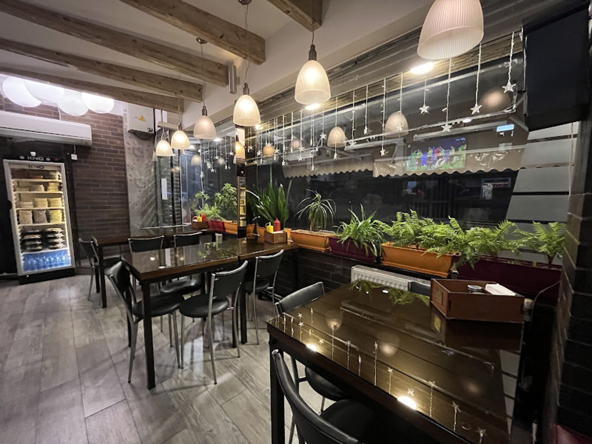 دکوراسیونداخلی ساندویچ سروژ