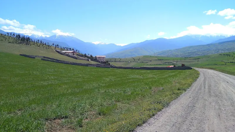 مسیر دسترسی به دریاچه ولشت