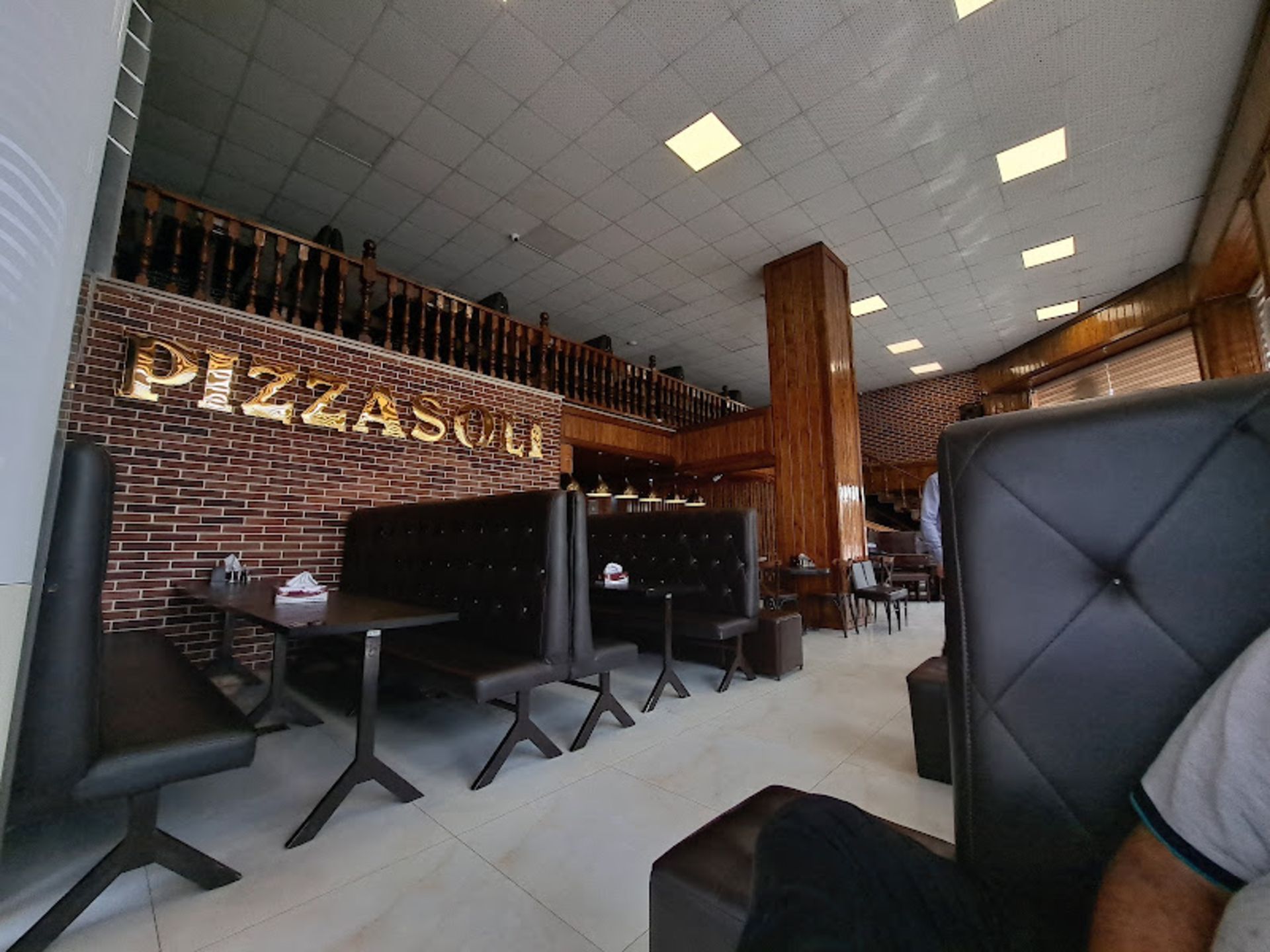 مبلمان مدرن پیتزا سولی تنکابن