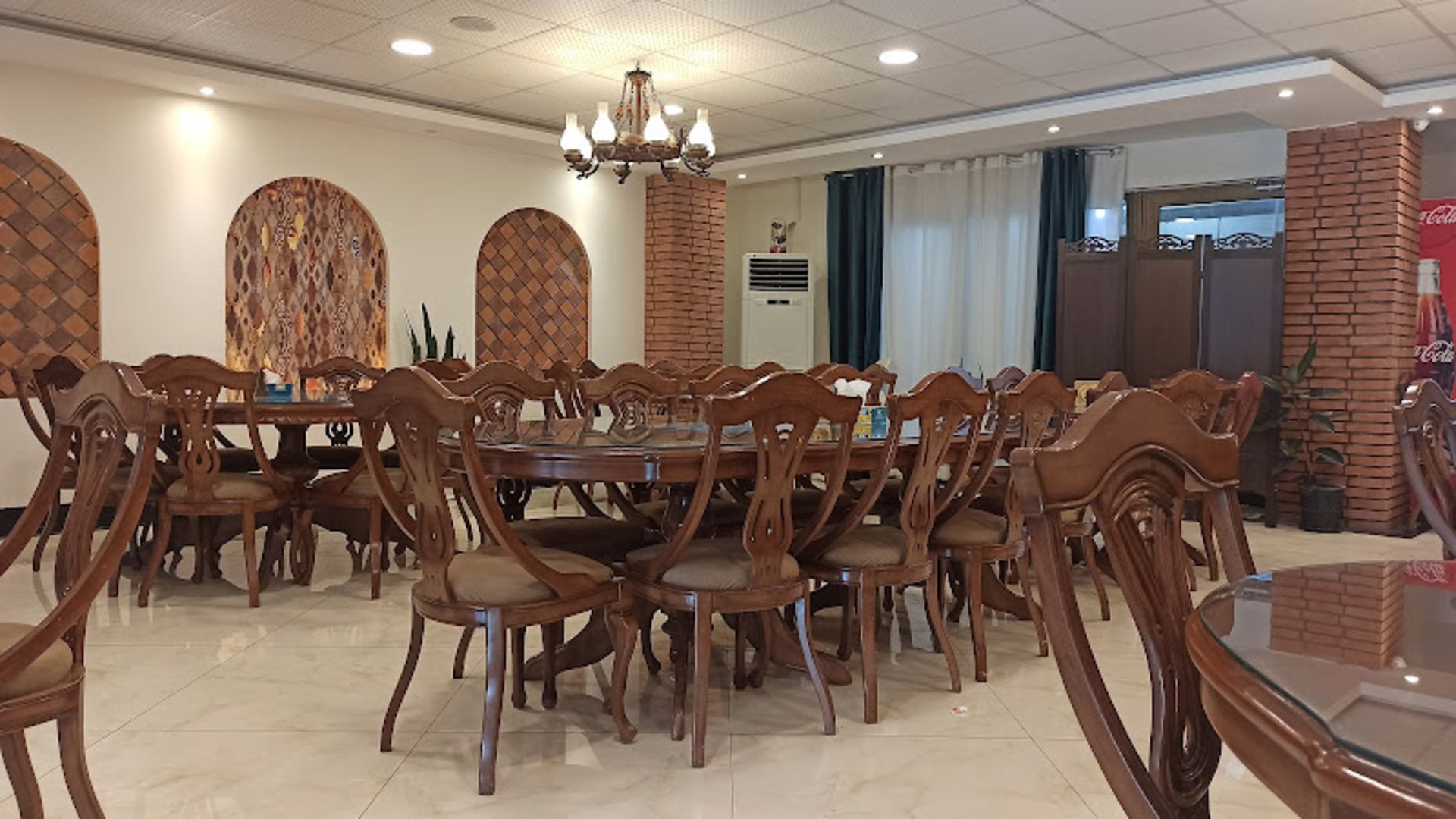 دکوراسیون چوبی رستوران کاخ شاهرود