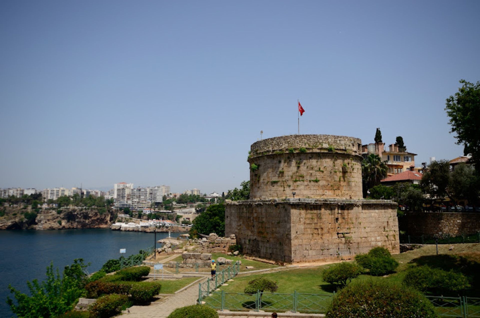 طبیعت سرسبز آنتالیا در فصل تابستان